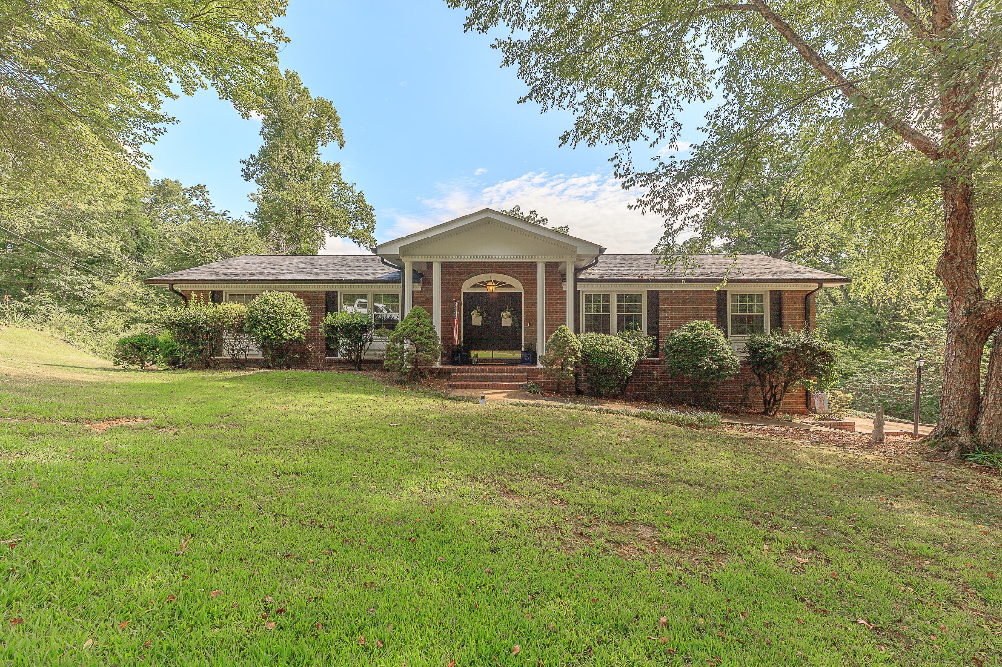 5807 Northshore Circle Property Photo 1