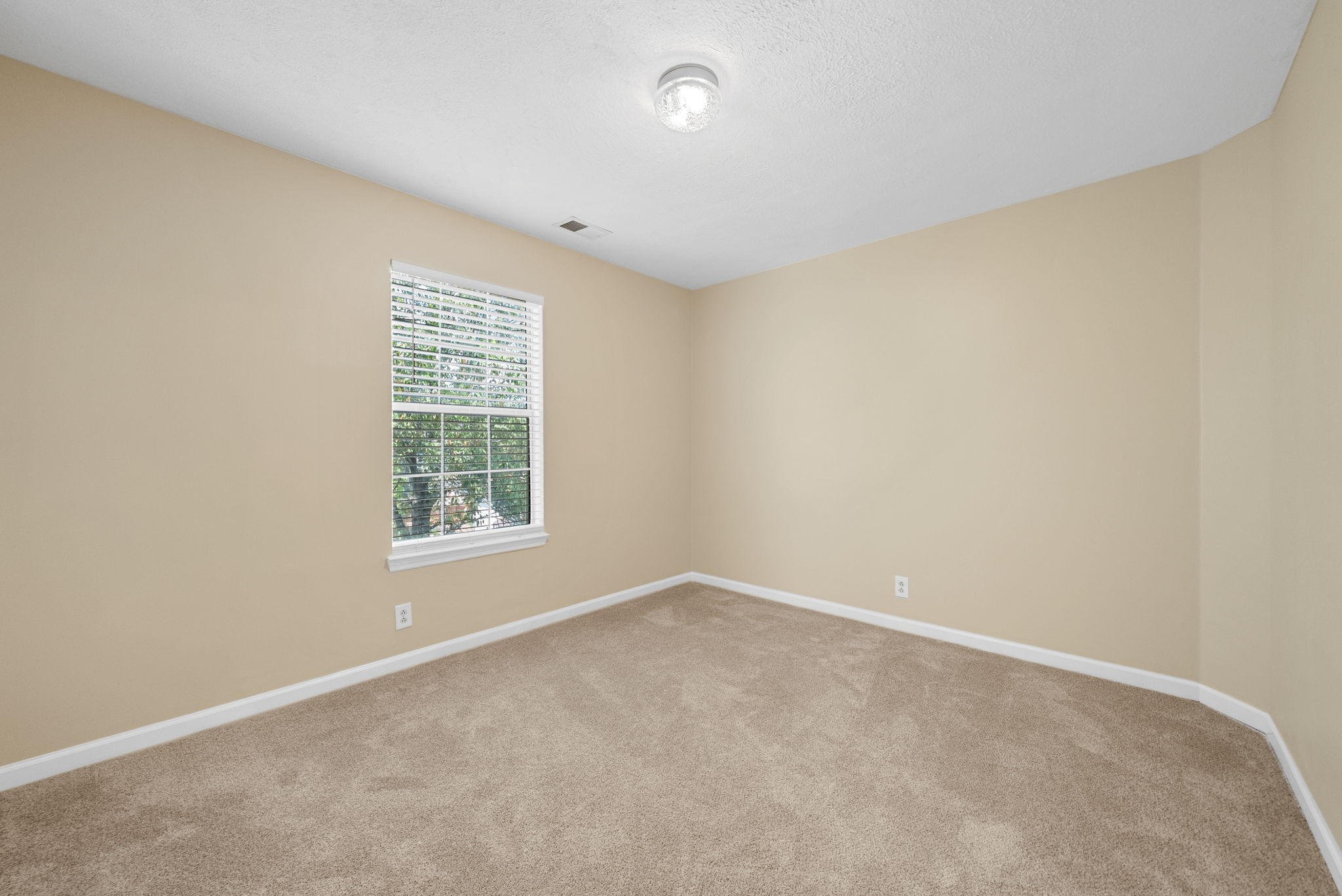 802 Crystal Ct Property Photo 32