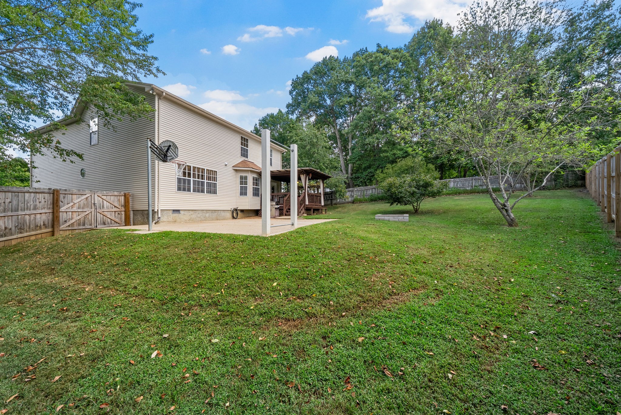 802 Crystal Ct Property Photo 43