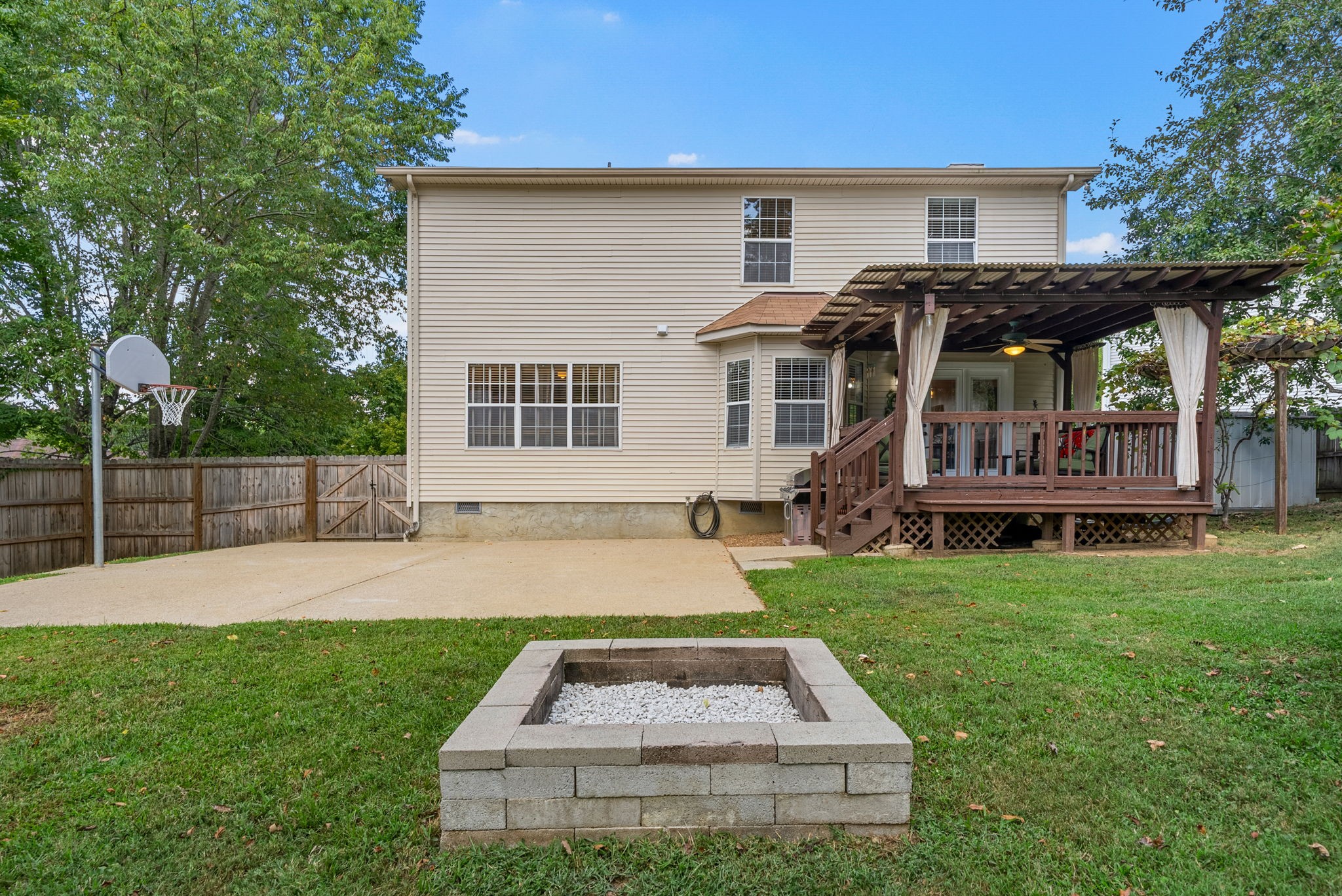 802 Crystal Ct Property Photo 44