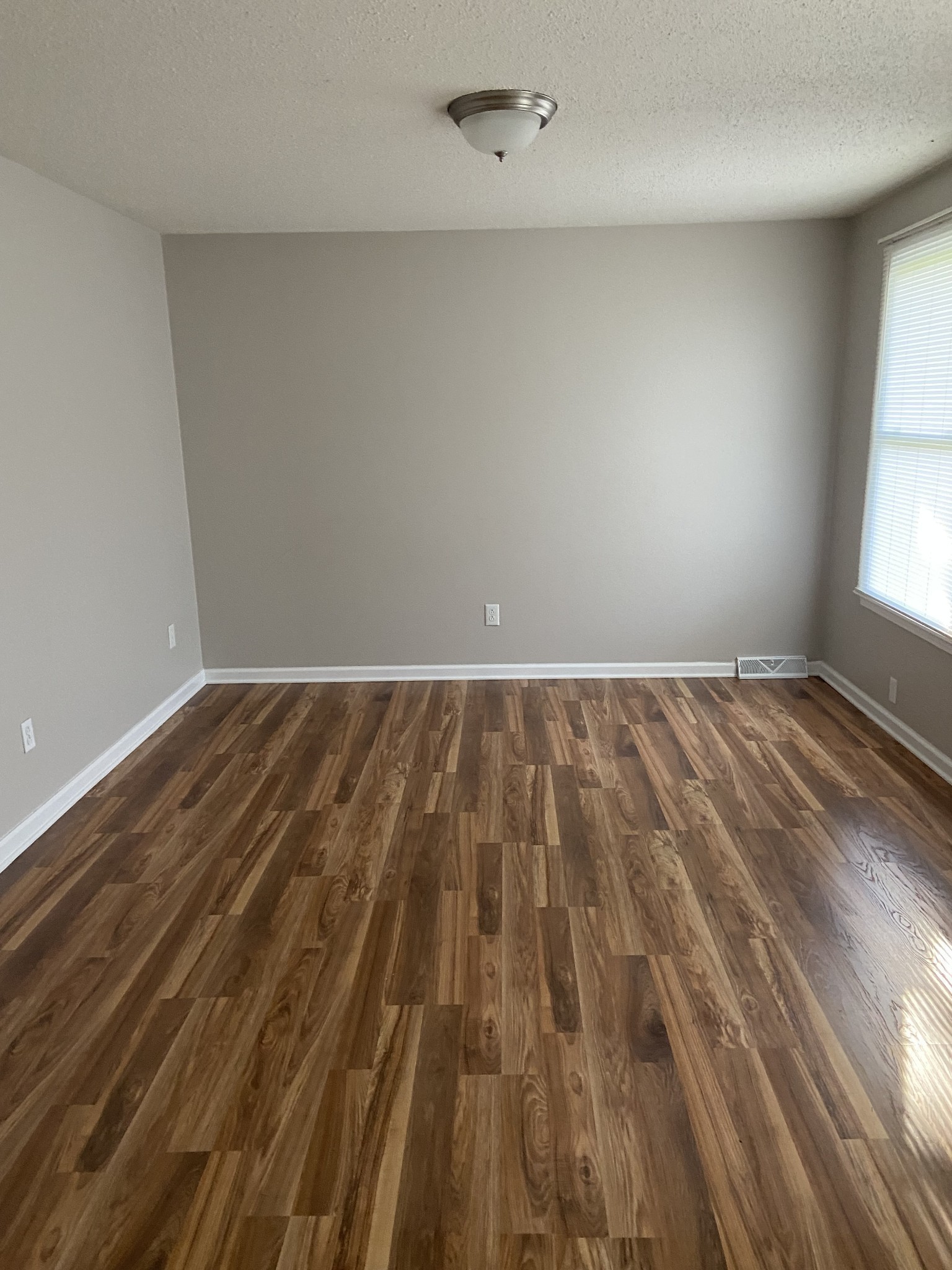 801 Webb Rd Property Photo 16