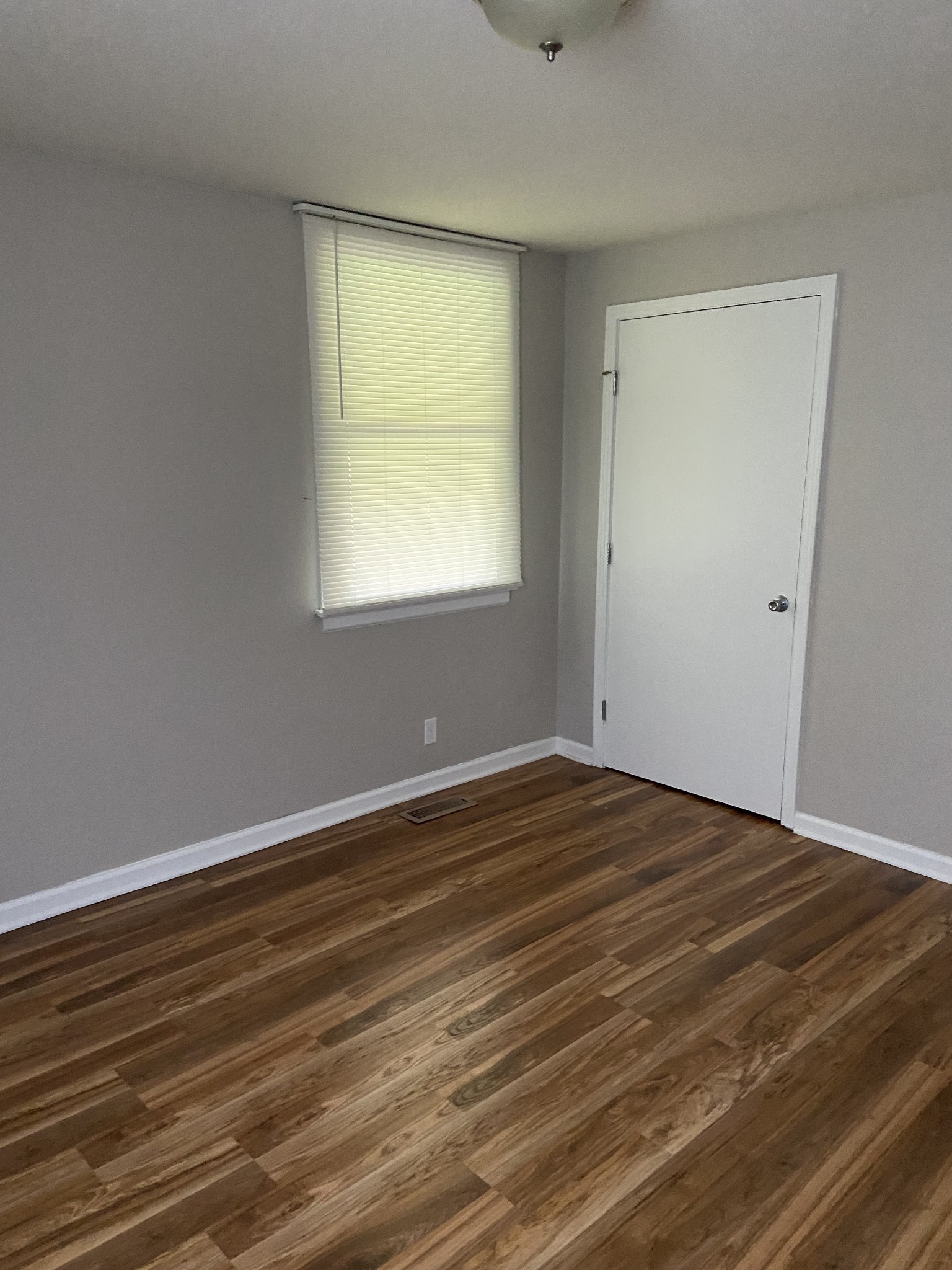 801 Webb Rd Property Photo 31