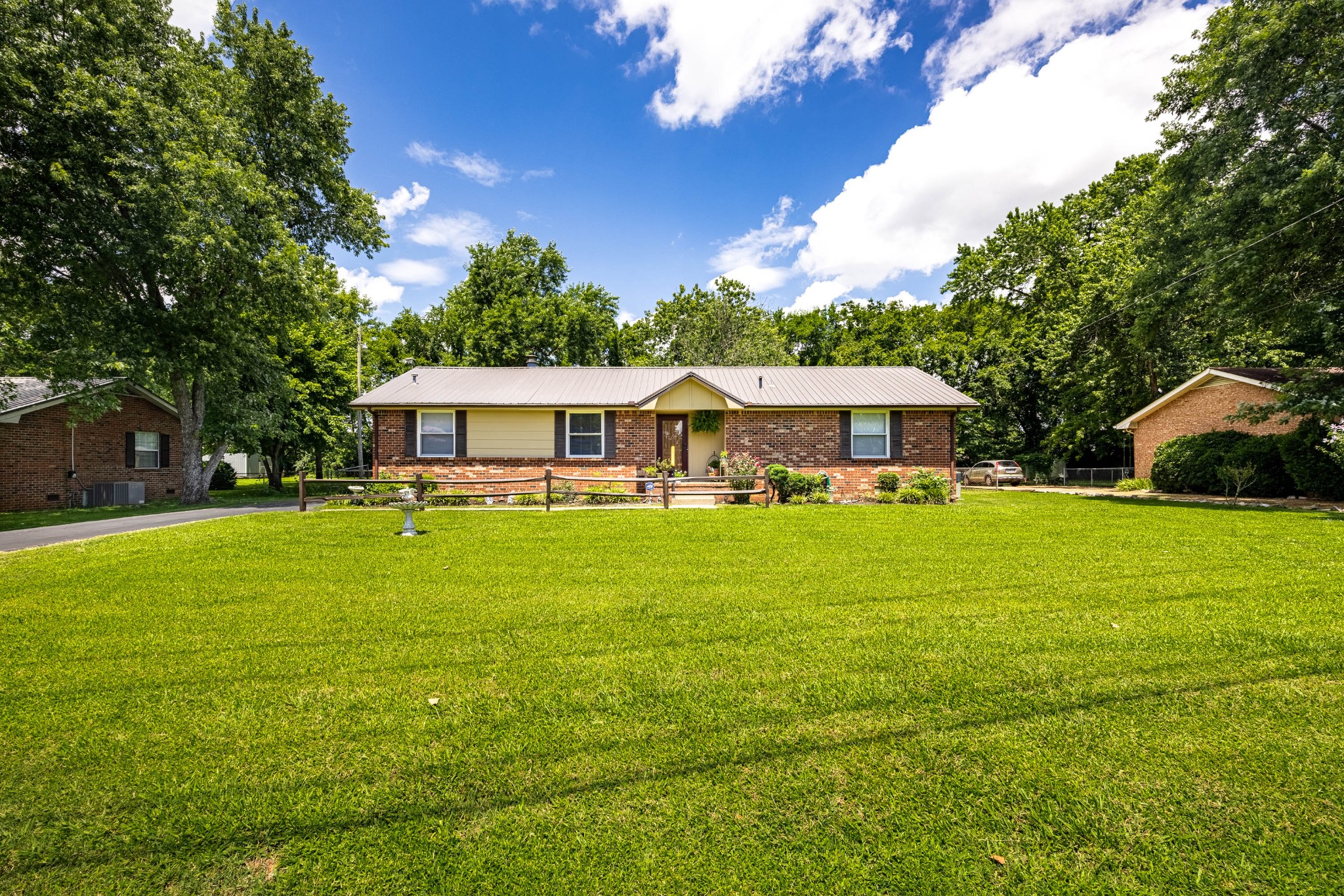 620 General Barksdale Dr Property Photo 6