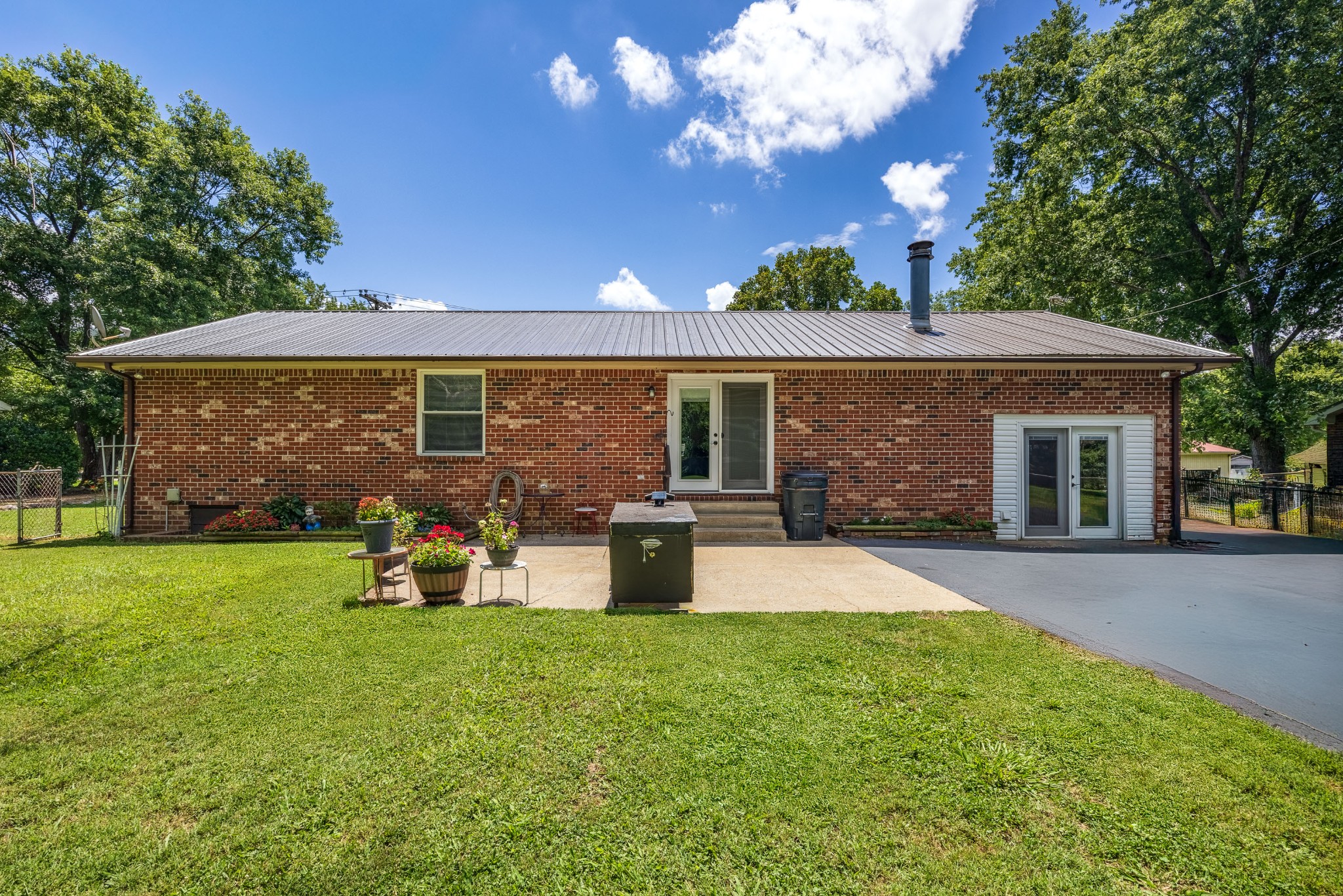 620 General Barksdale Dr Property Photo 25