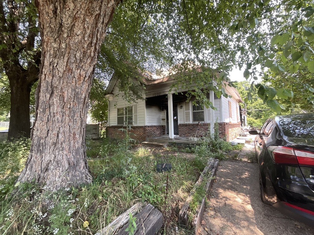 1272 S Orleans St Property Photo 1