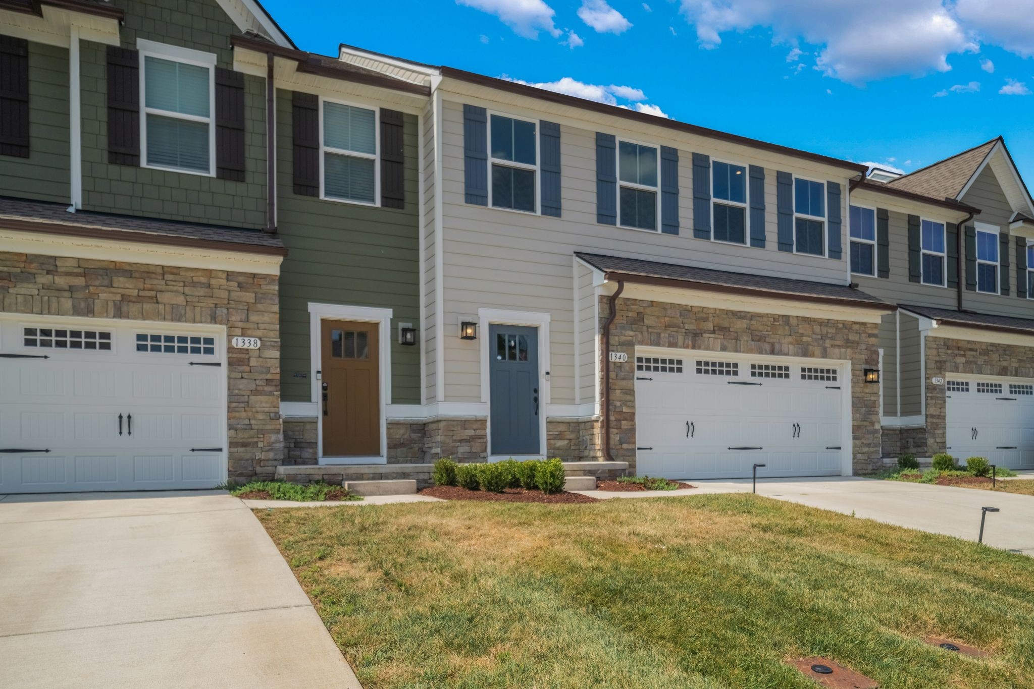 1340 Crescent Ridge Dr Property Photo 4