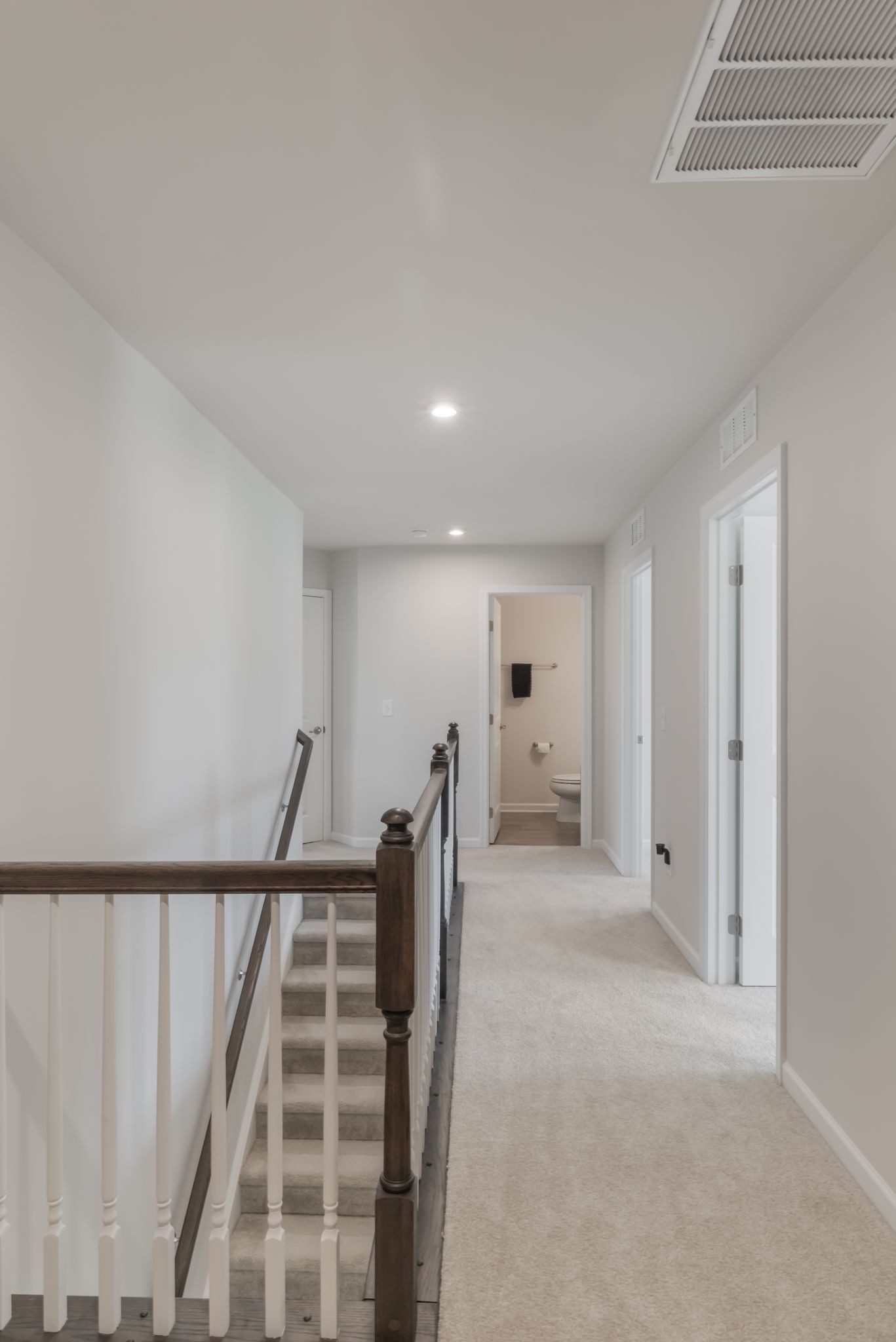 1340 Crescent Ridge Dr Property Photo 18