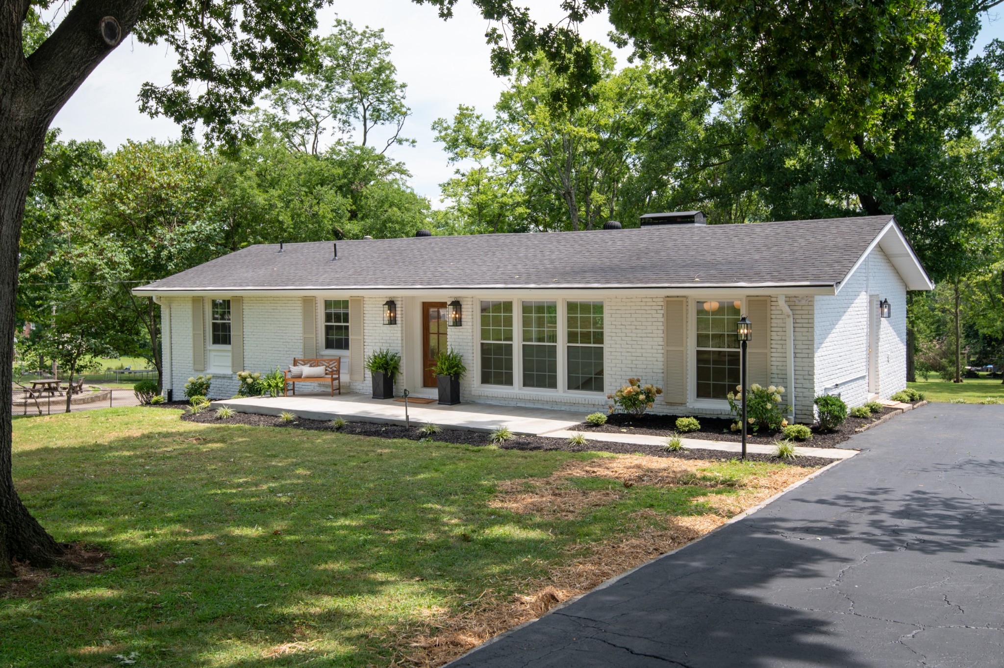 411 Kemper Dr, N Property Photo 1