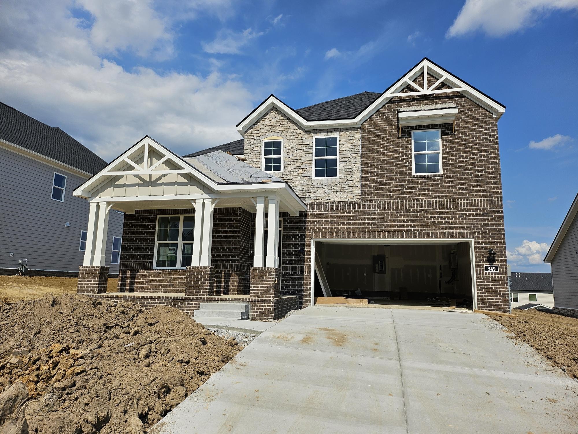 949 Pleasant Ridge Run Property Photo 1