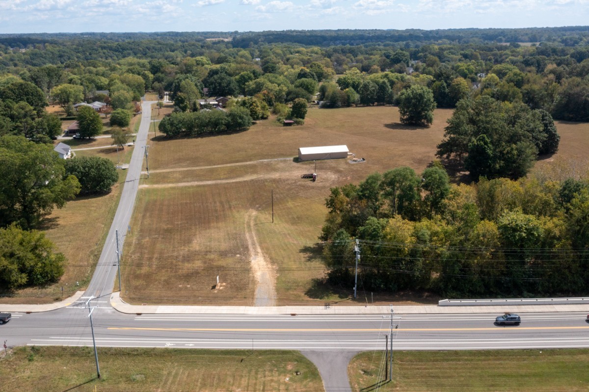 105 Eastside Dr Property Photo 9