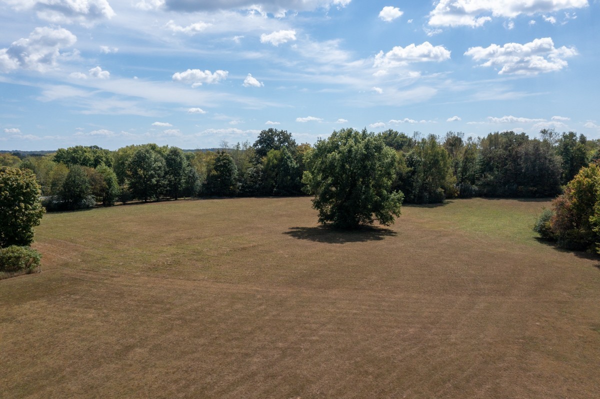 105 Eastside Dr Property Photo 12