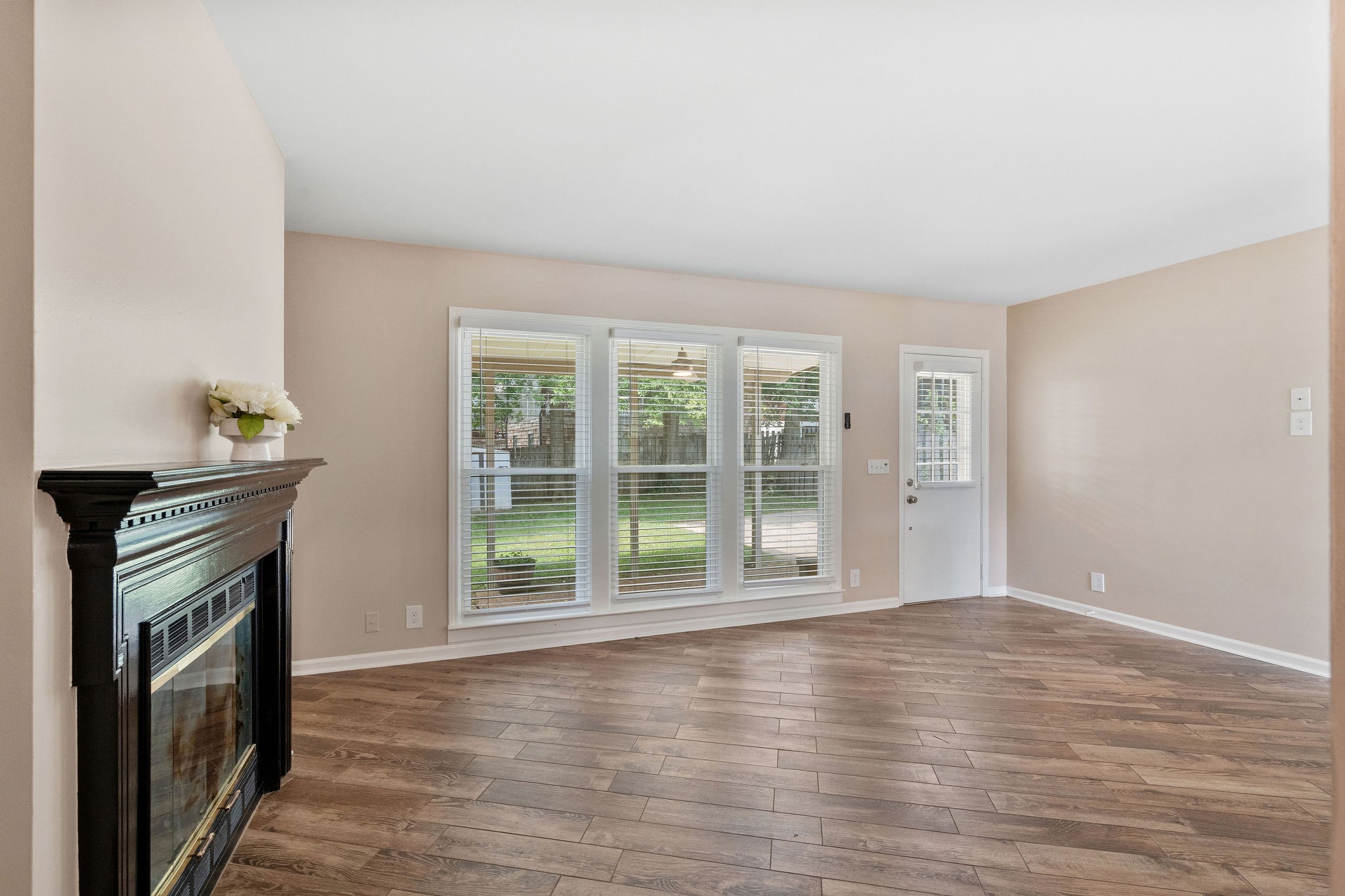 3446 Marlborough Ave Property Photo 5