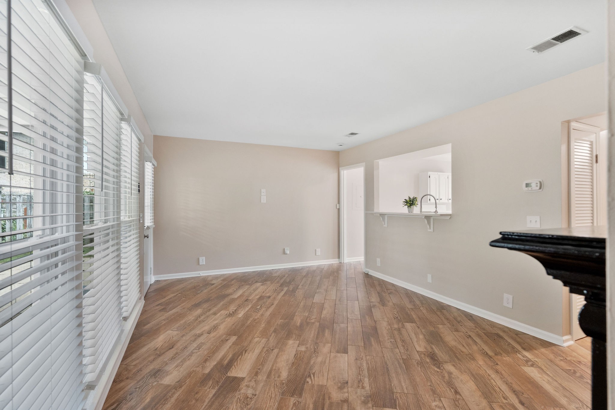 3446 Marlborough Ave Property Photo 6