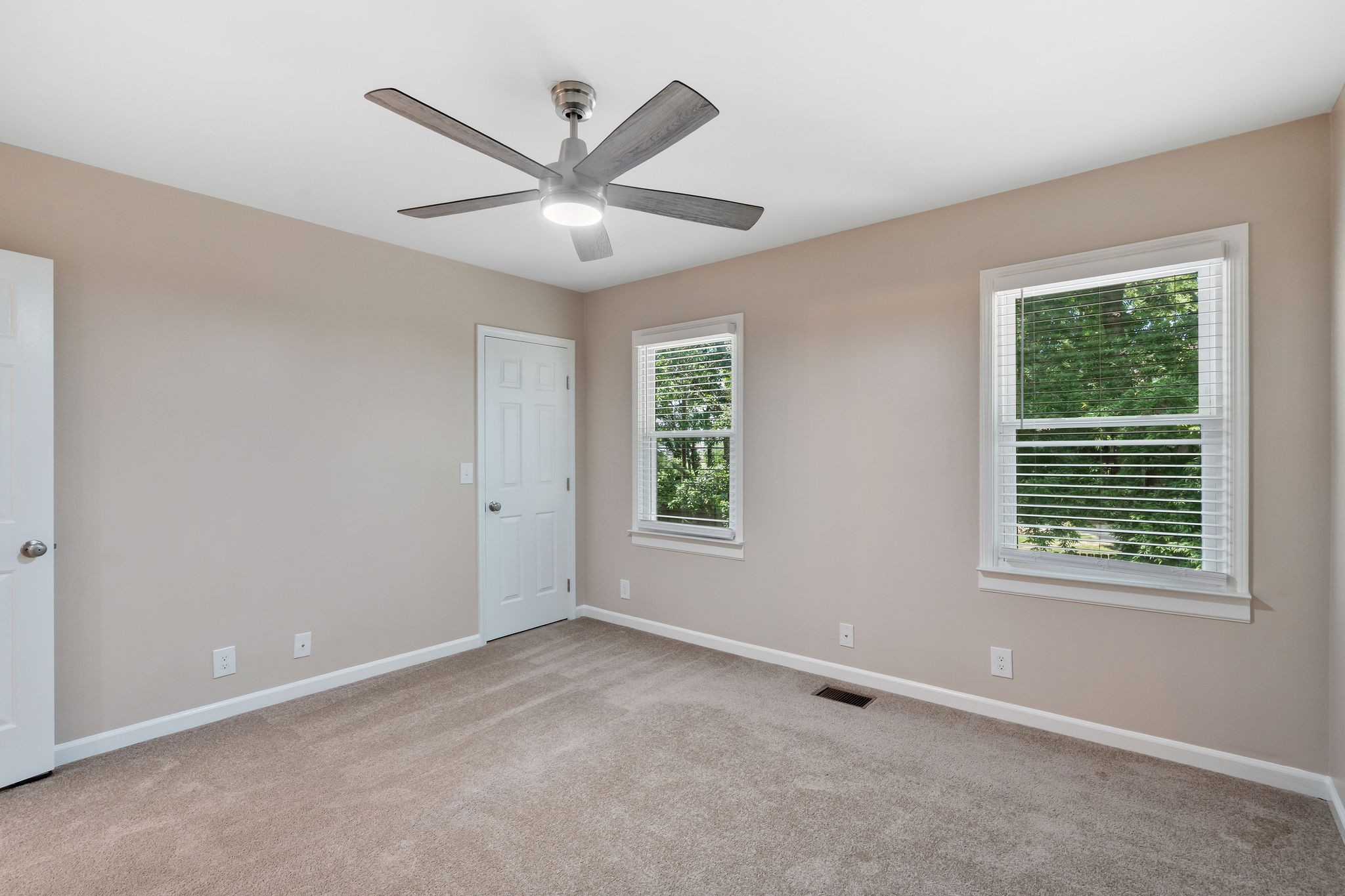 3446 Marlborough Ave Property Photo 20