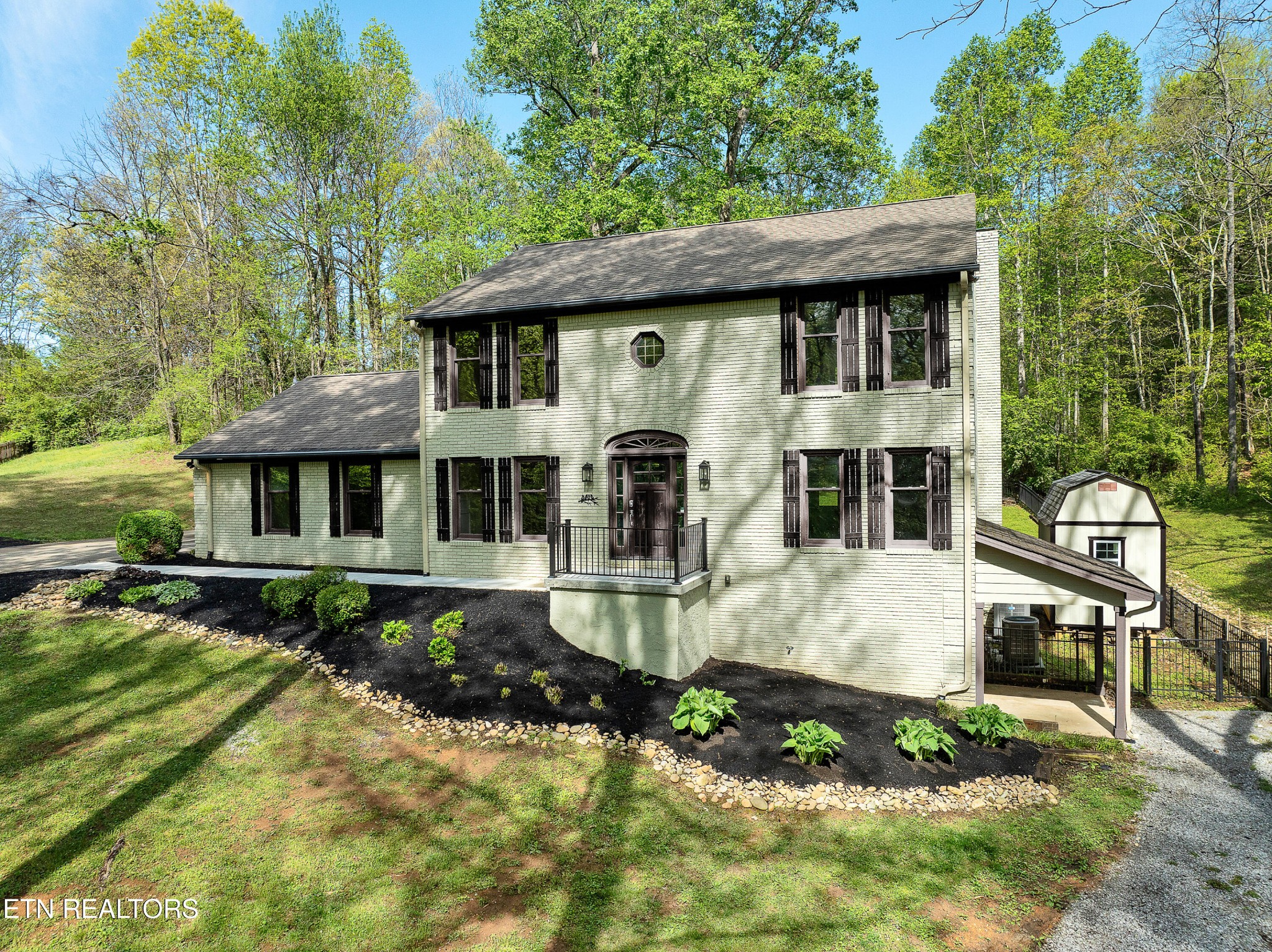 2109 Southwood Drive Property Photo 1