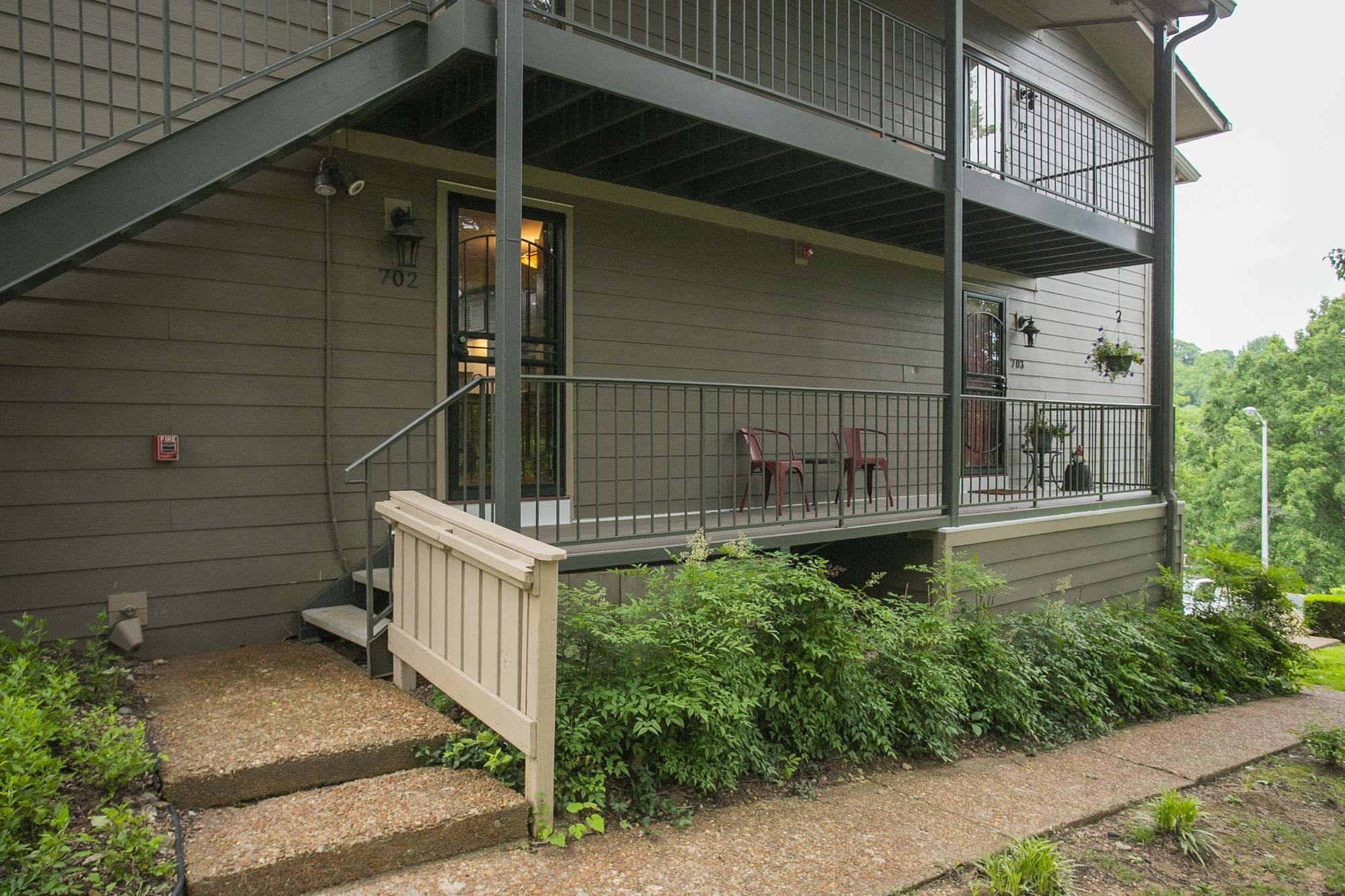 702 Ashlawn Pl Property Photo 1
