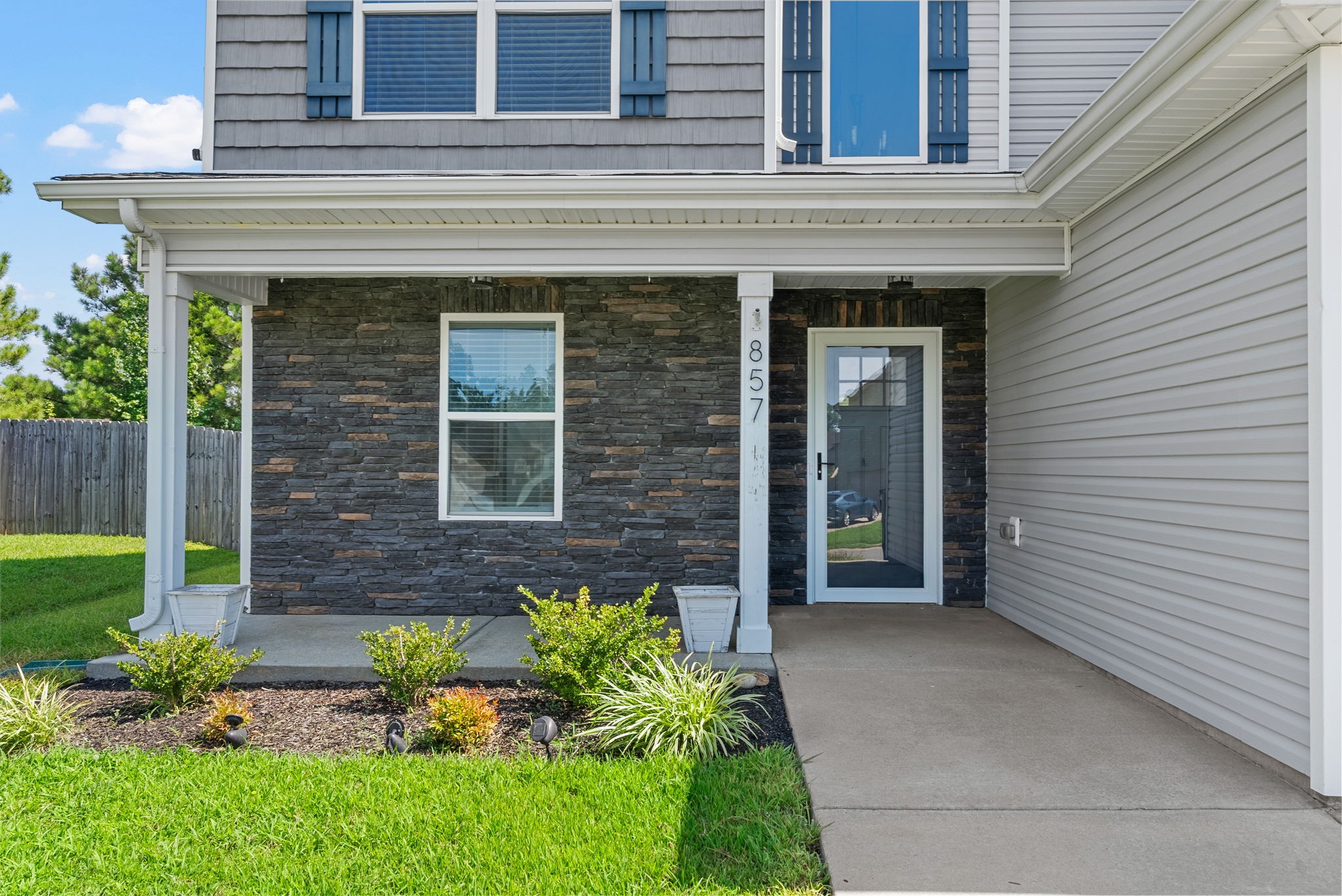 857 Rushing Dr Property Photo 3