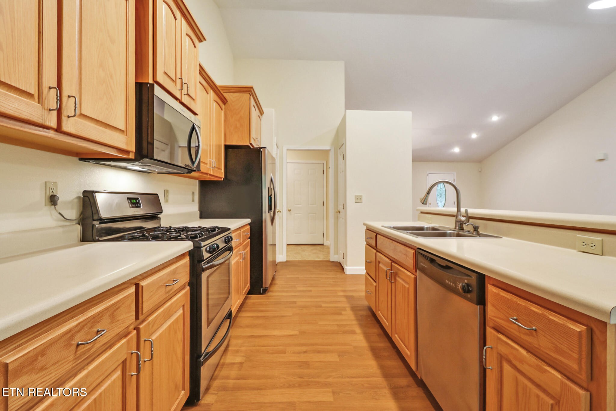 348 Lakeview Drive Property Photo 14