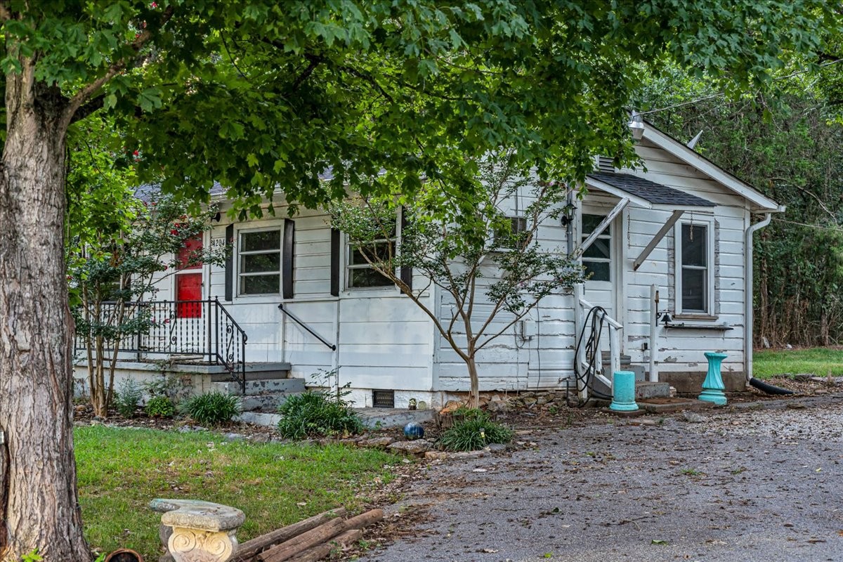 4204 Leanna Rd Property Photo 9