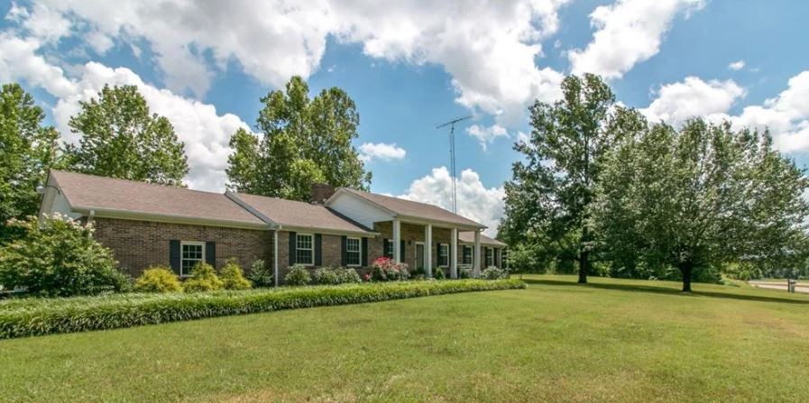 7935 HWY 79 S