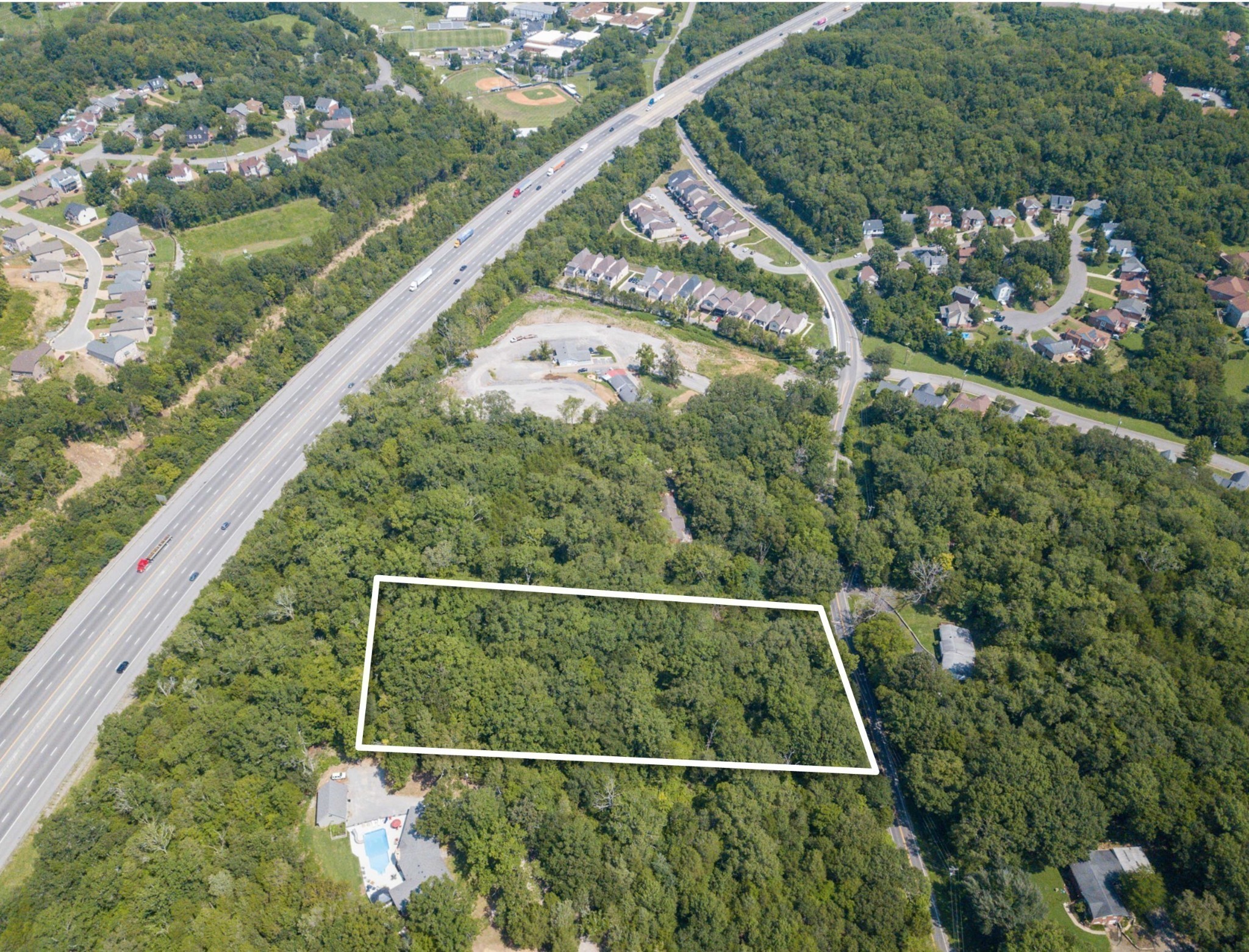 7677 Sawyer Brown Rd Property Photo 3