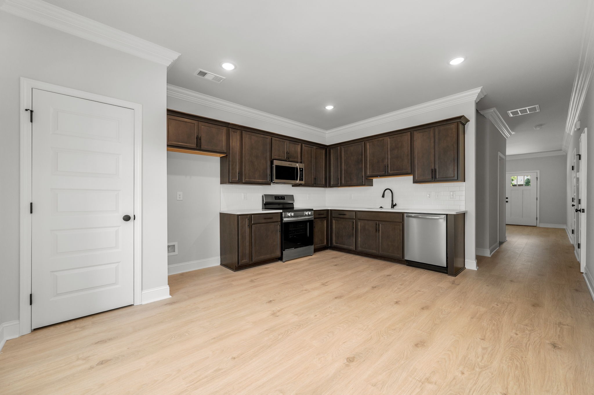 516 Rohan Drive Property Photo 1
