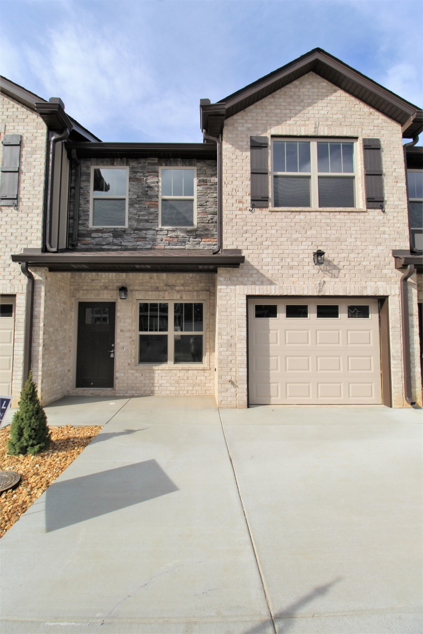 1204 Villa Cir Property Photo 1
