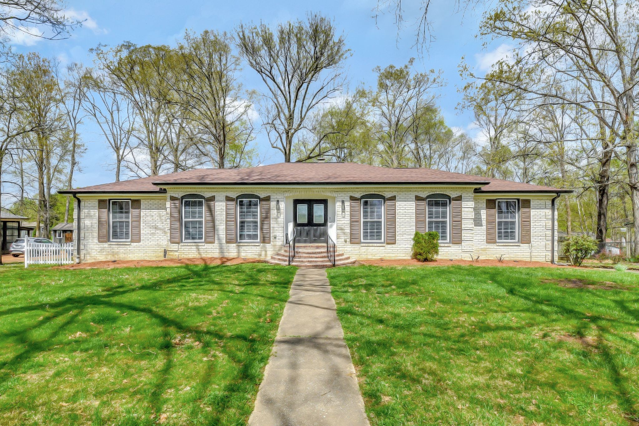 1623 Shady Crest Dr Property Photo 1