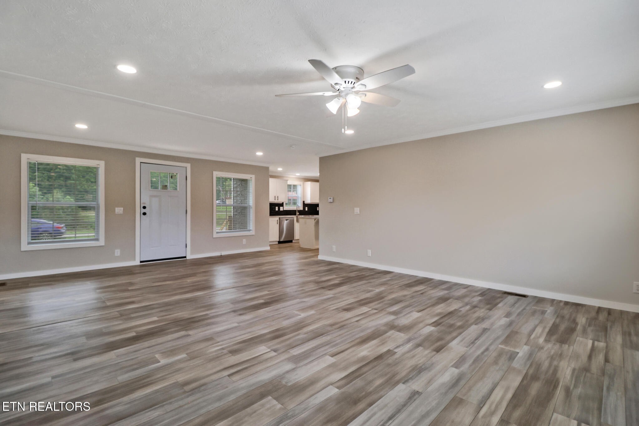 420 Southern Lane Property Photo 4