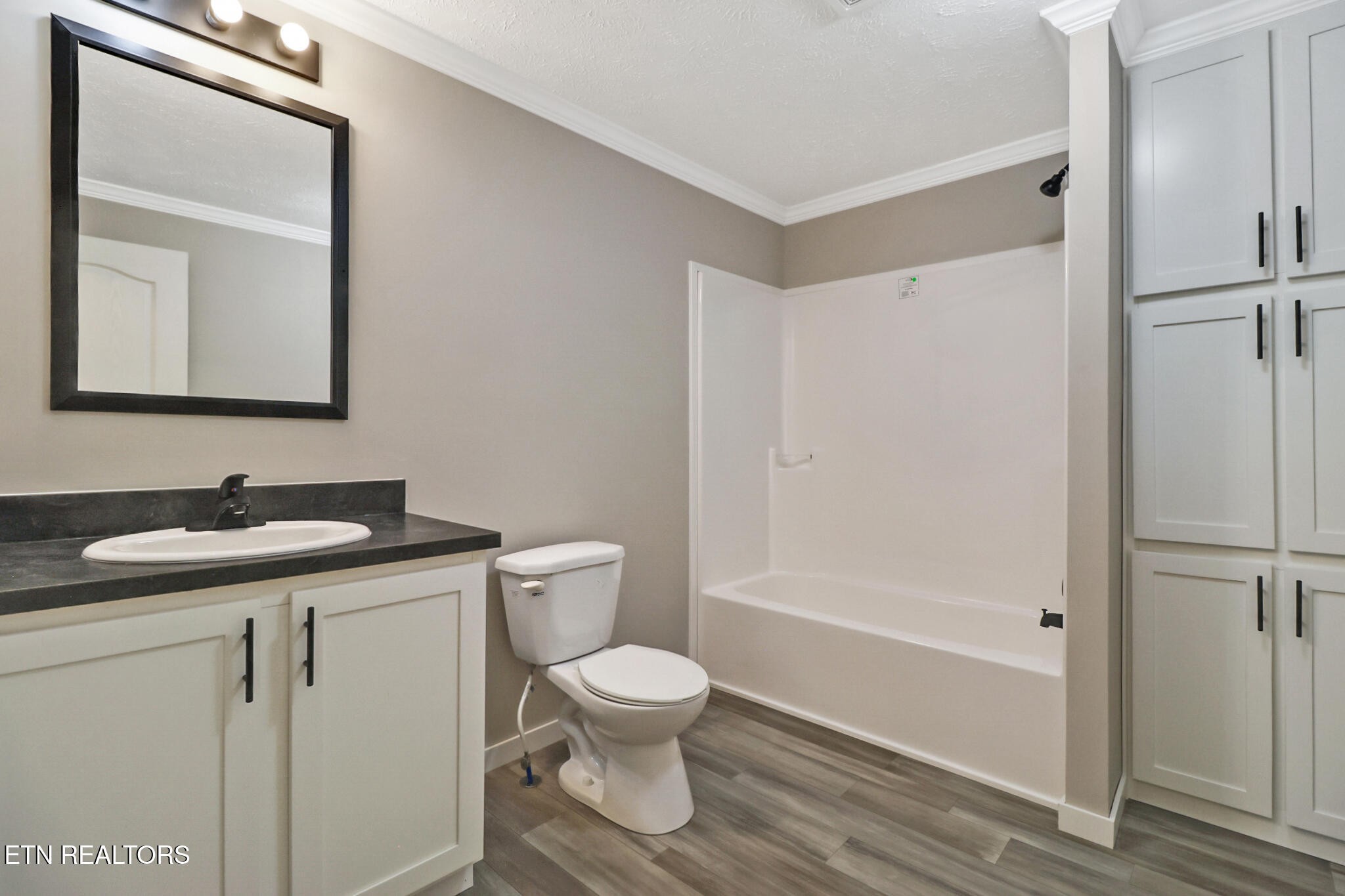 420 Southern Lane Property Photo 16