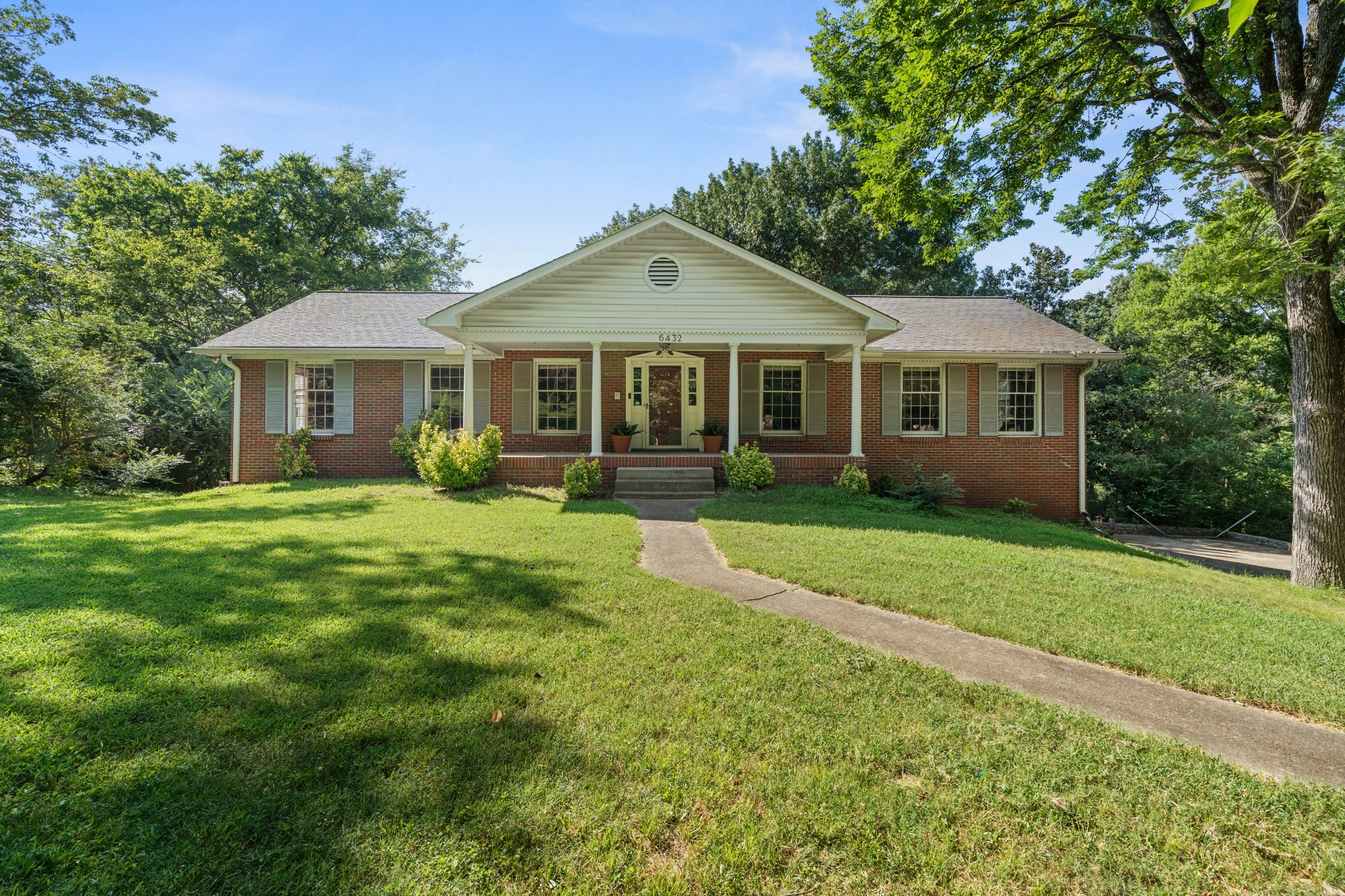 6432 Fleetwood Dr Property Photo 1
