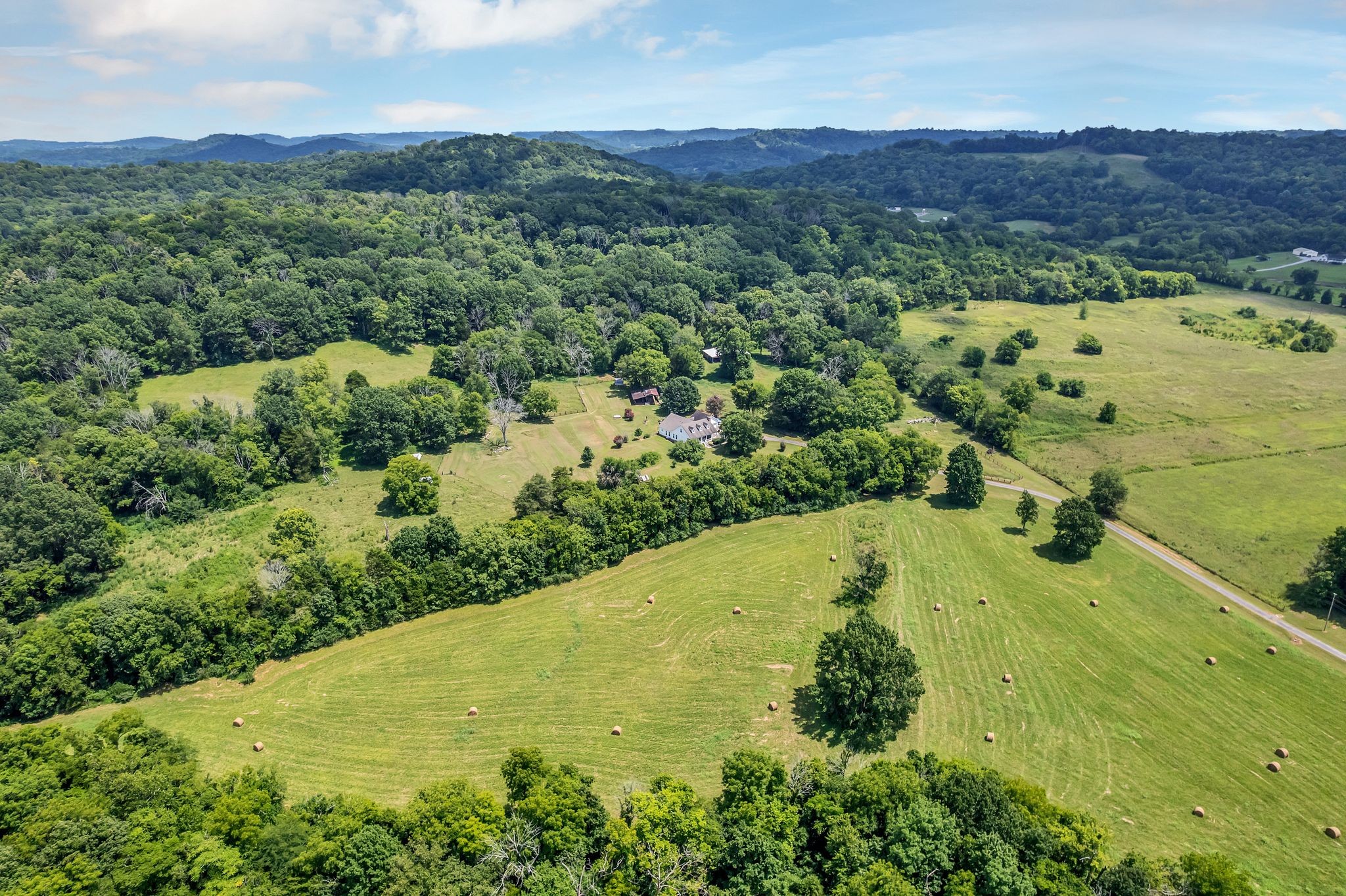 160 Sinking Creek Rd Property Photo 1