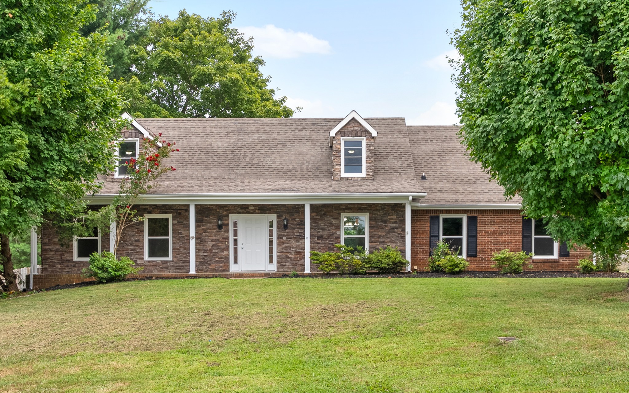 287 Ardmoor Dr Property Photo 1