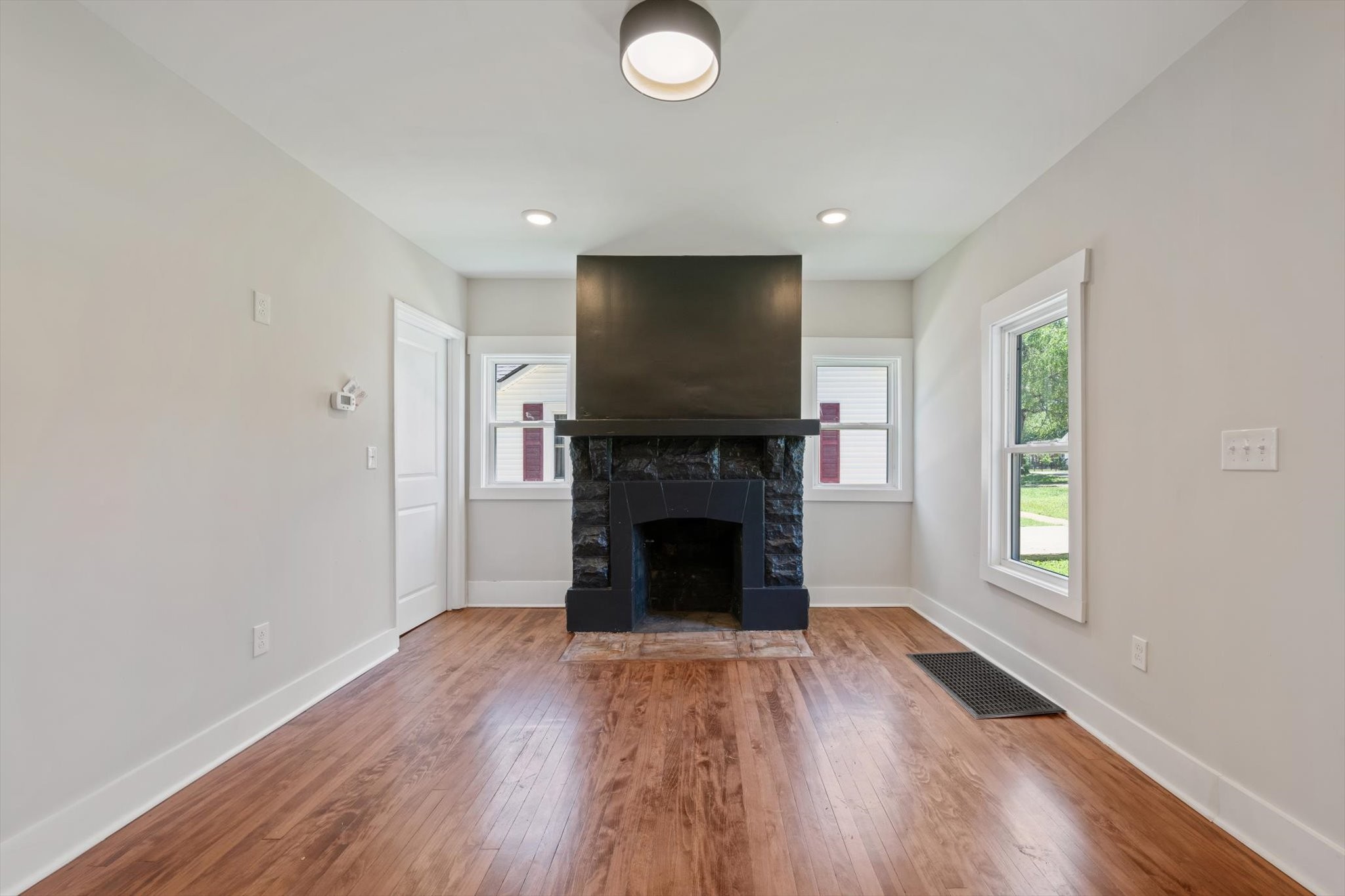 1327 Mcalpine Ave Property Photo 6