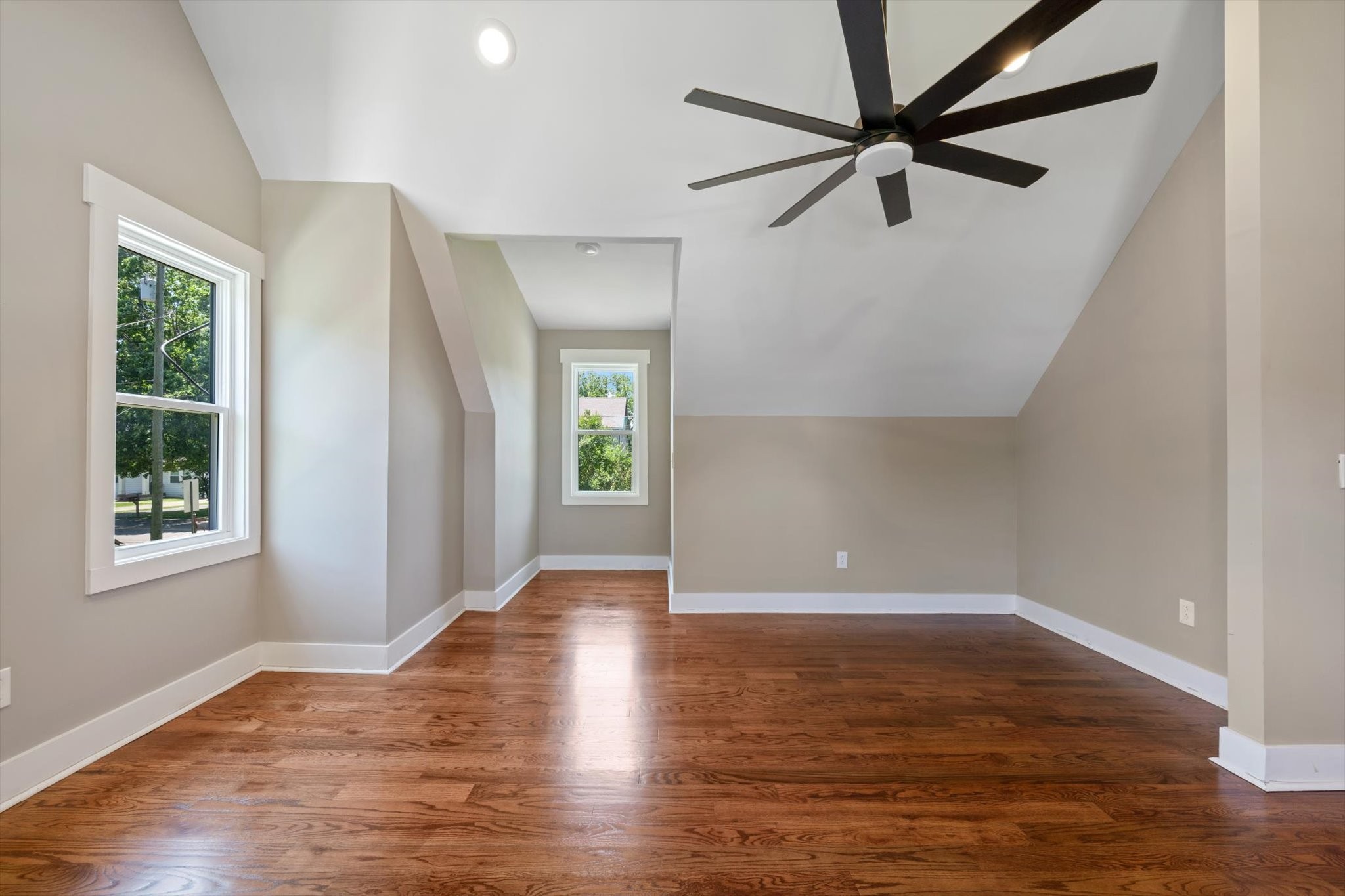 1327 Mcalpine Ave Property Photo 17
