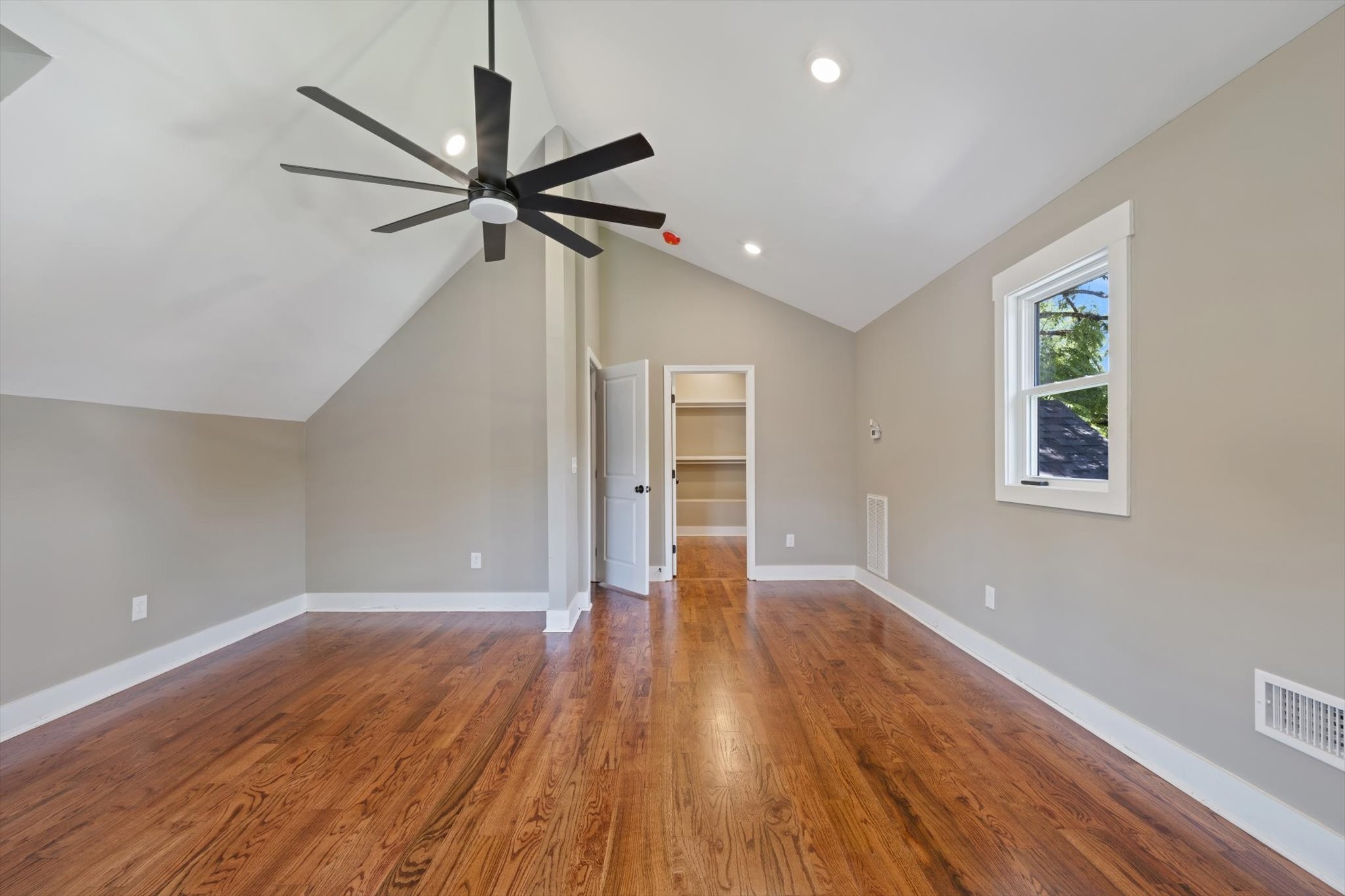 1327 Mcalpine Ave Property Photo 18