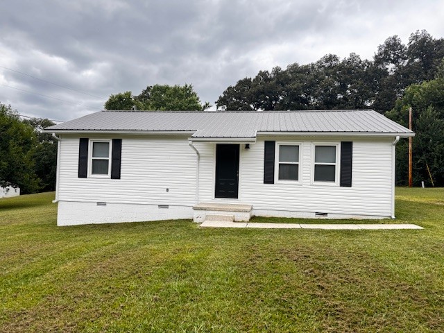 106 Waggoner St Property Photo 1