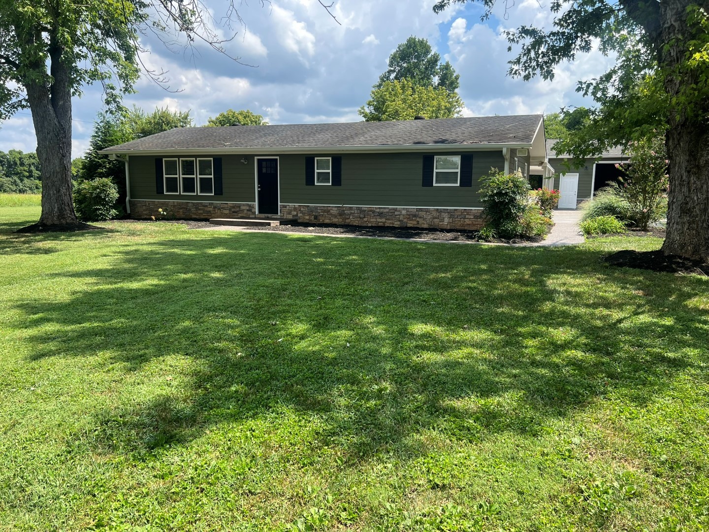 5397 Manchester Pike Property Photo 1