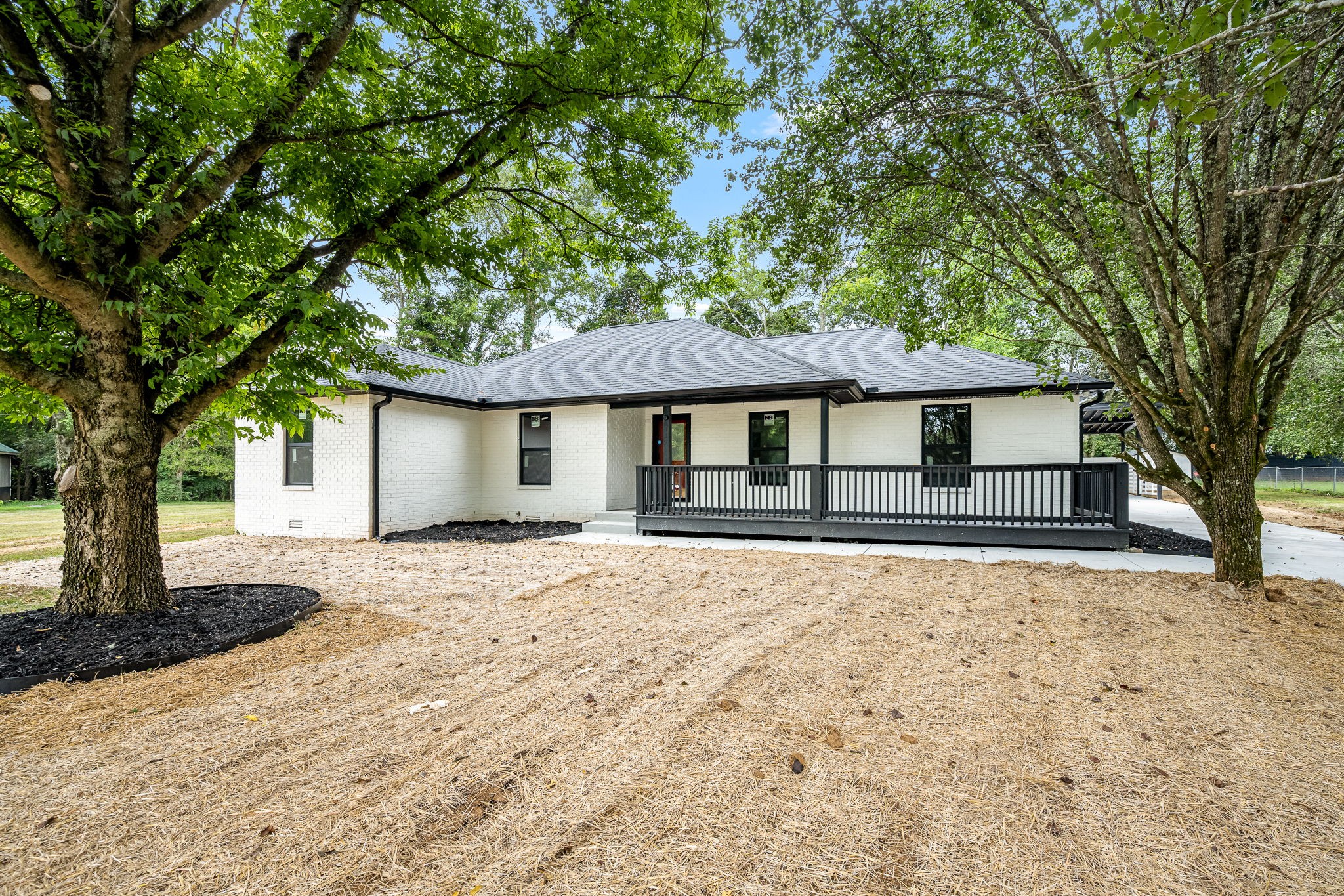 2712 Oak Point St Property Photo 1