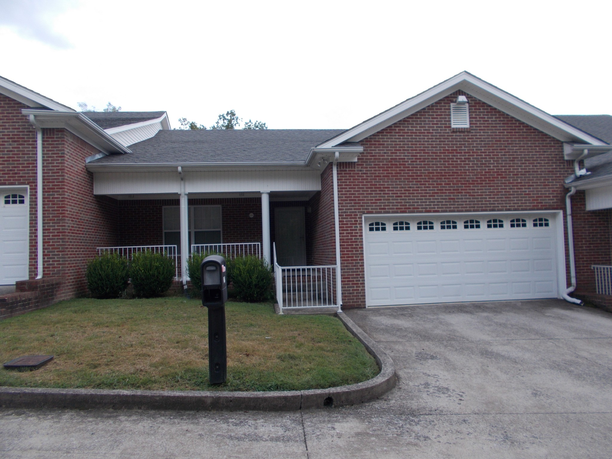 2317 Oak St Property Photo 1