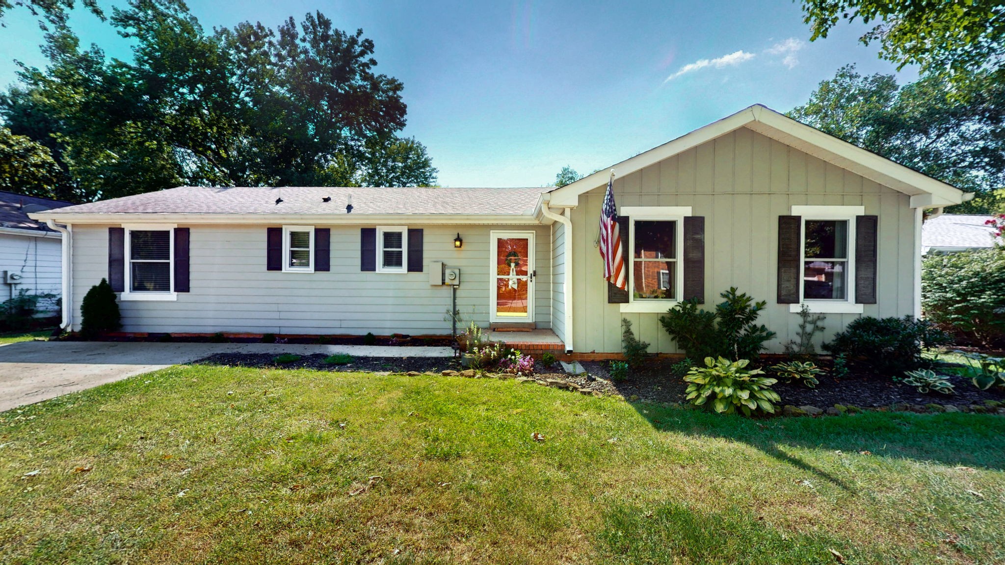 1206 Twin Oaks Dr Property Photo 1