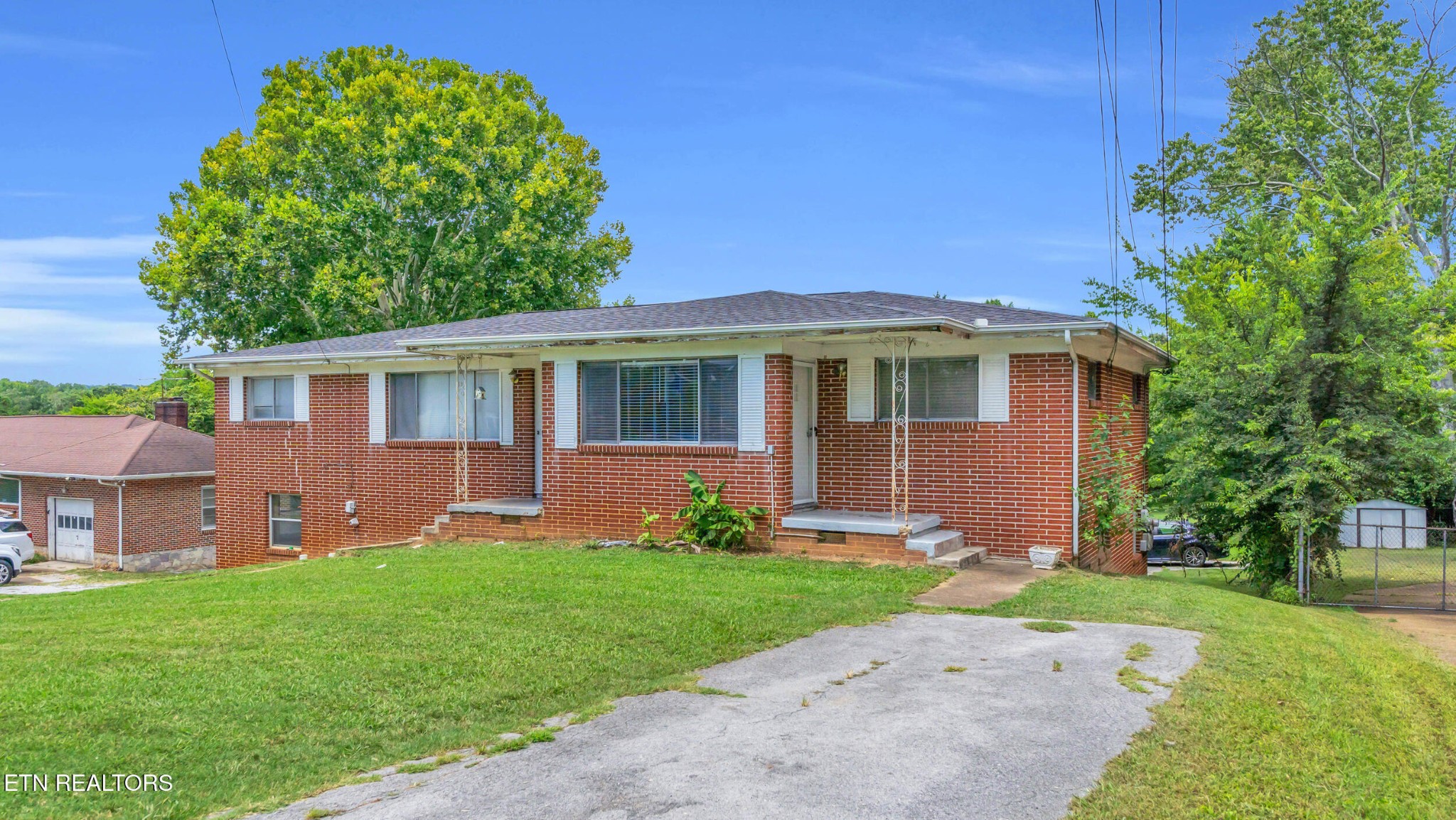 2103 Mcbrien Rd Property Photo 1