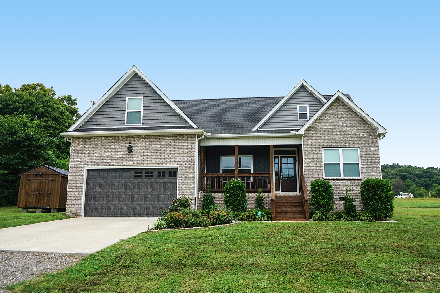 124 Piney Rd Property Photo 1