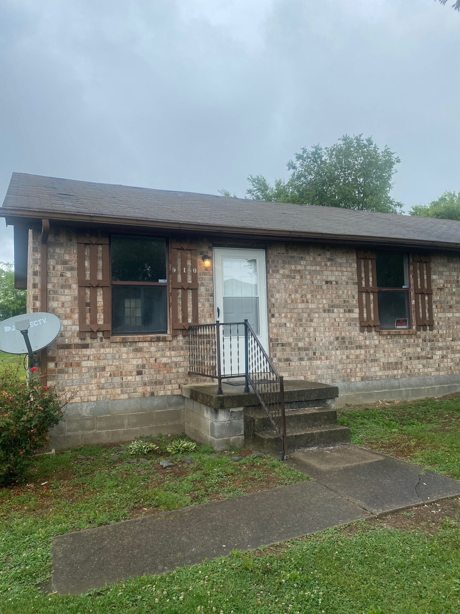 910 Laura St Property Photo 1
