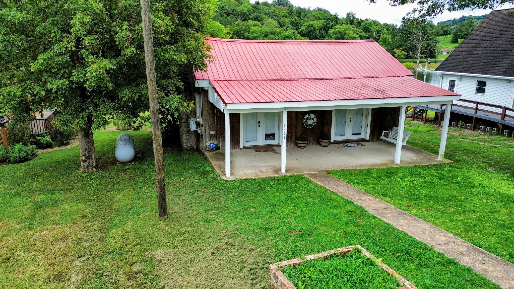 2921 Clear Creek Rd Property Photo 1