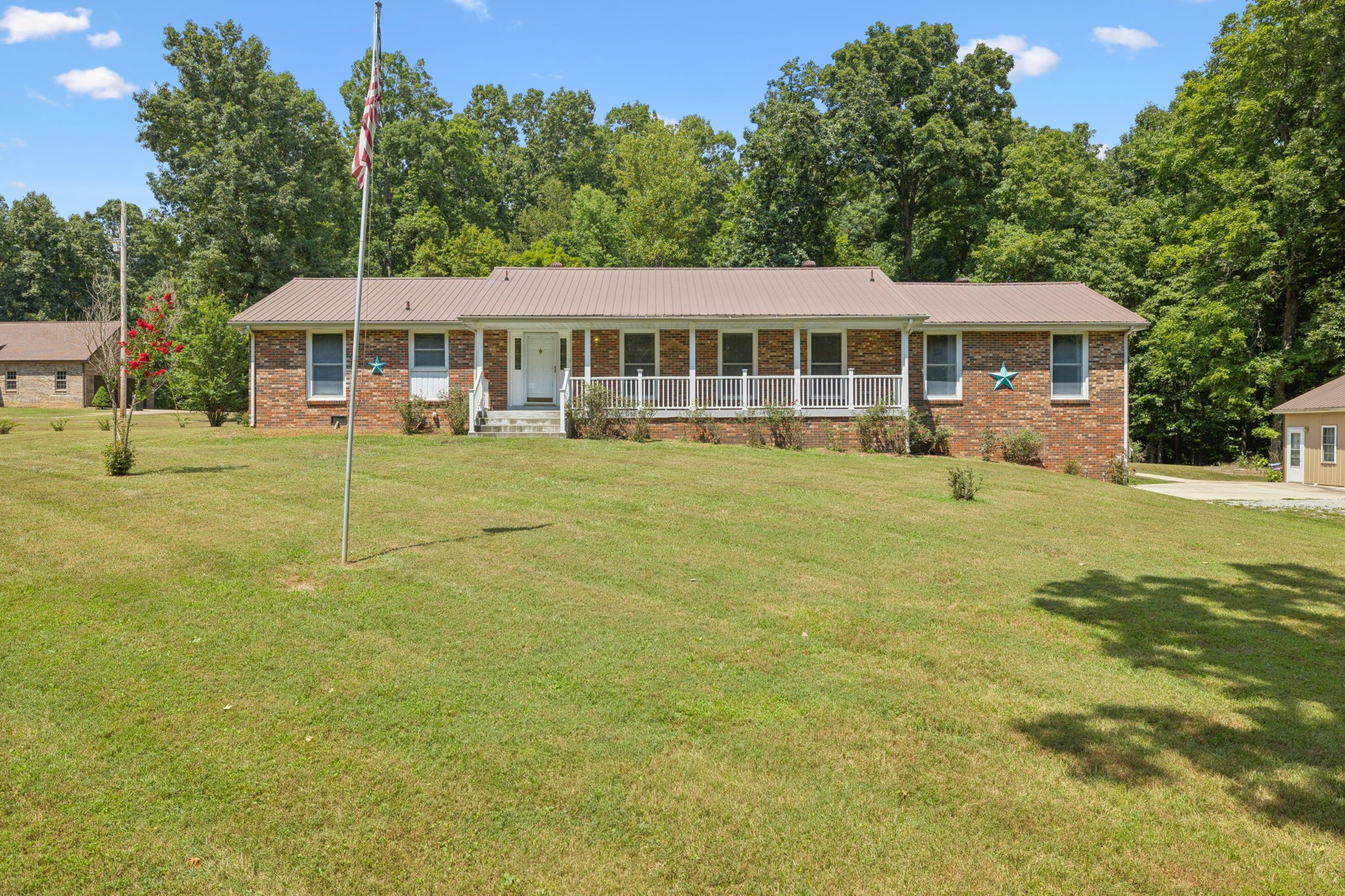 2036 Stroudville Rd Property Photo 1