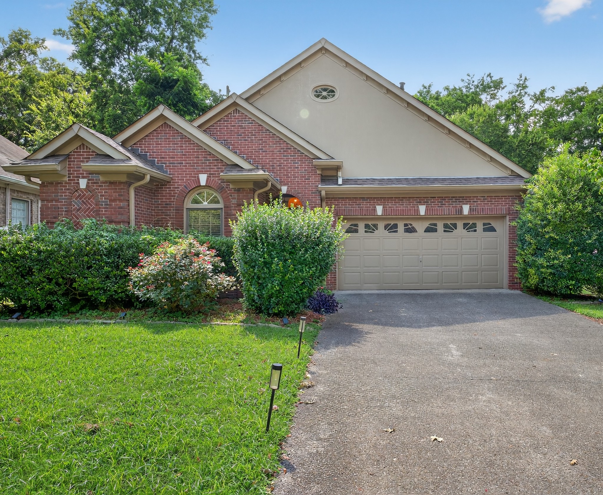 5518 Hearthstone Ln Property Photo 1