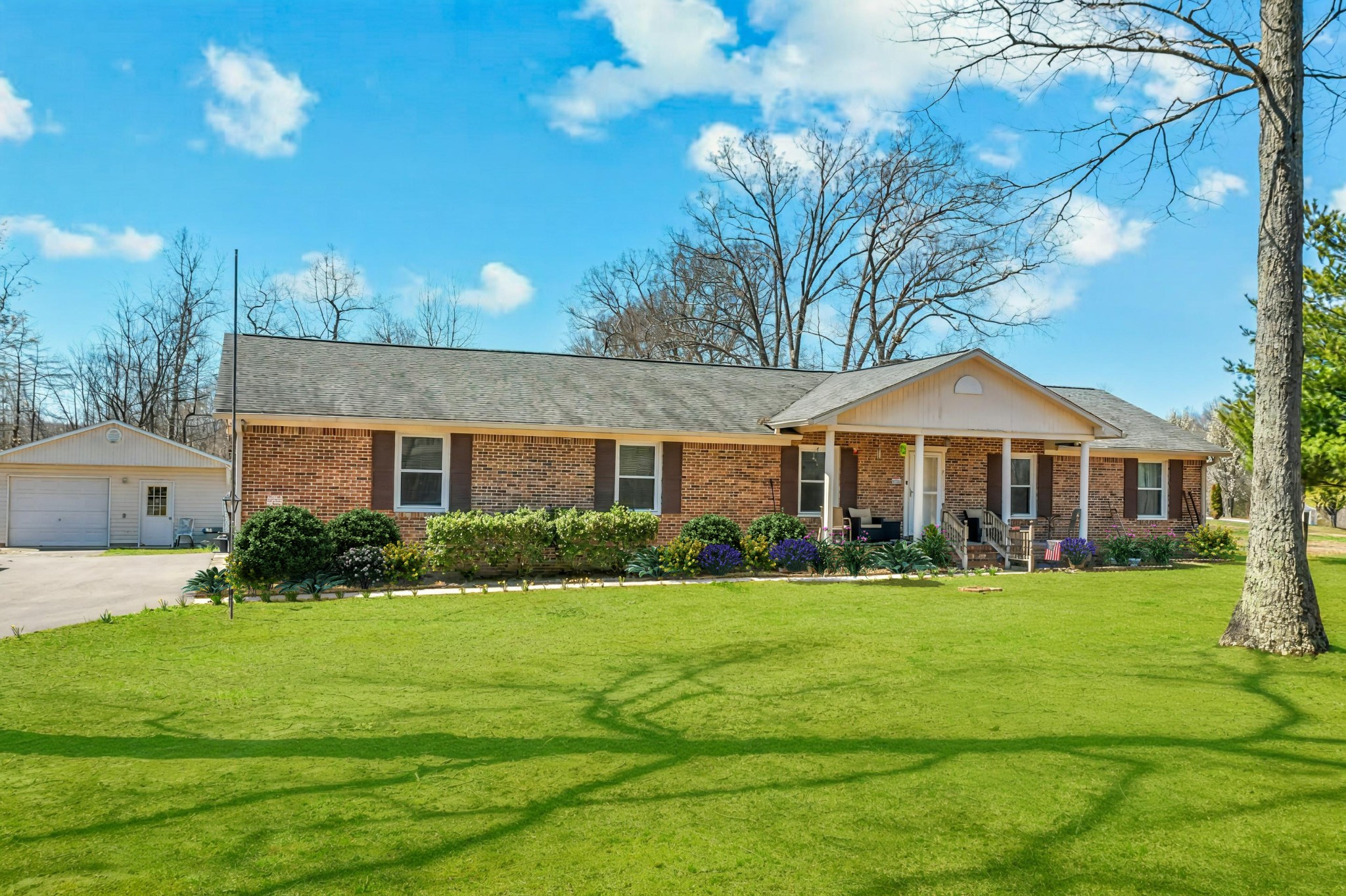 203 Larkway Dr