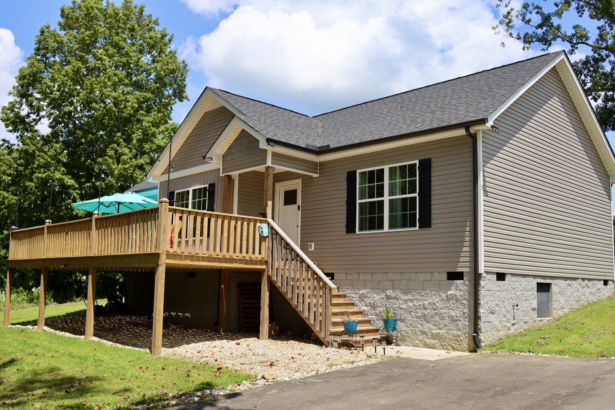 746 Nels Adams Rd Property Photo 1