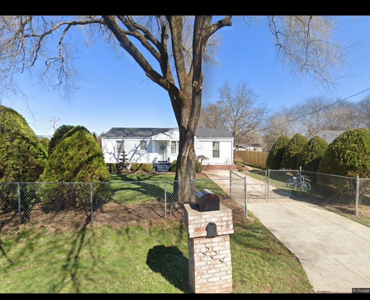 224 Hickory Dr Property Photo 1